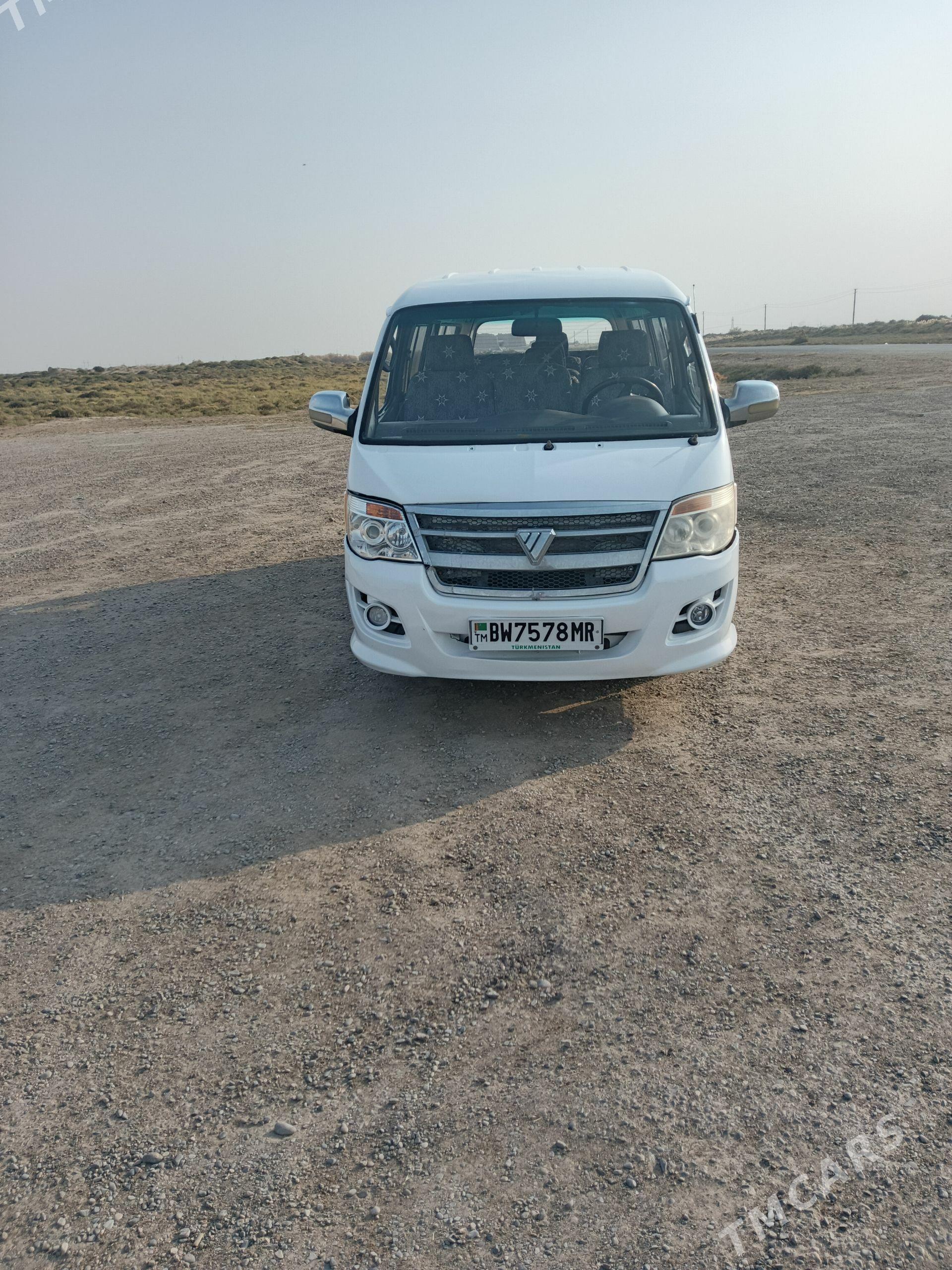 Toyota Hiace 2012 - 135 000 TMT - Байрамали - img 1