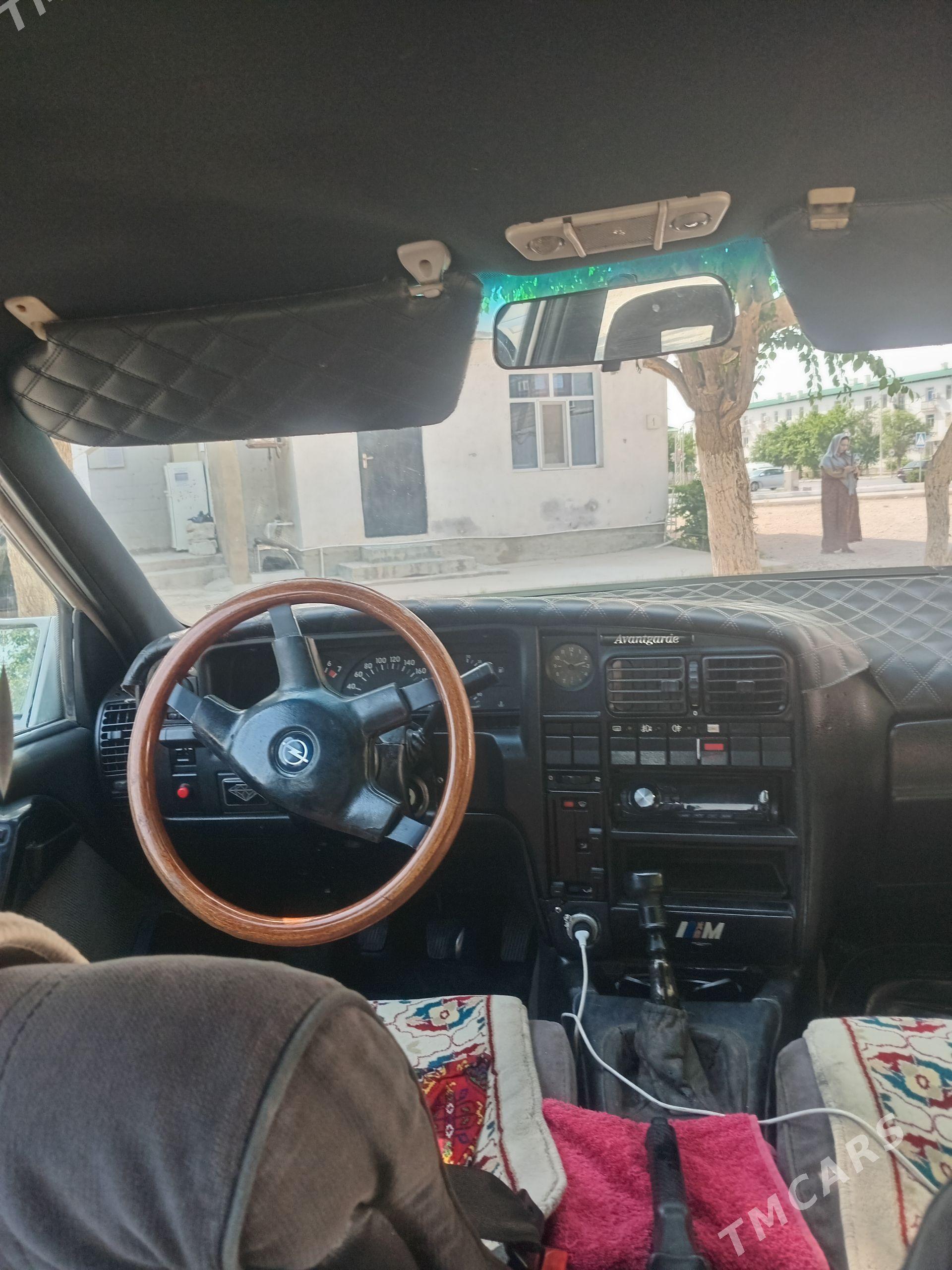 Opel Omega 1992 - 26 000 TMT - Balkanabat - img 1