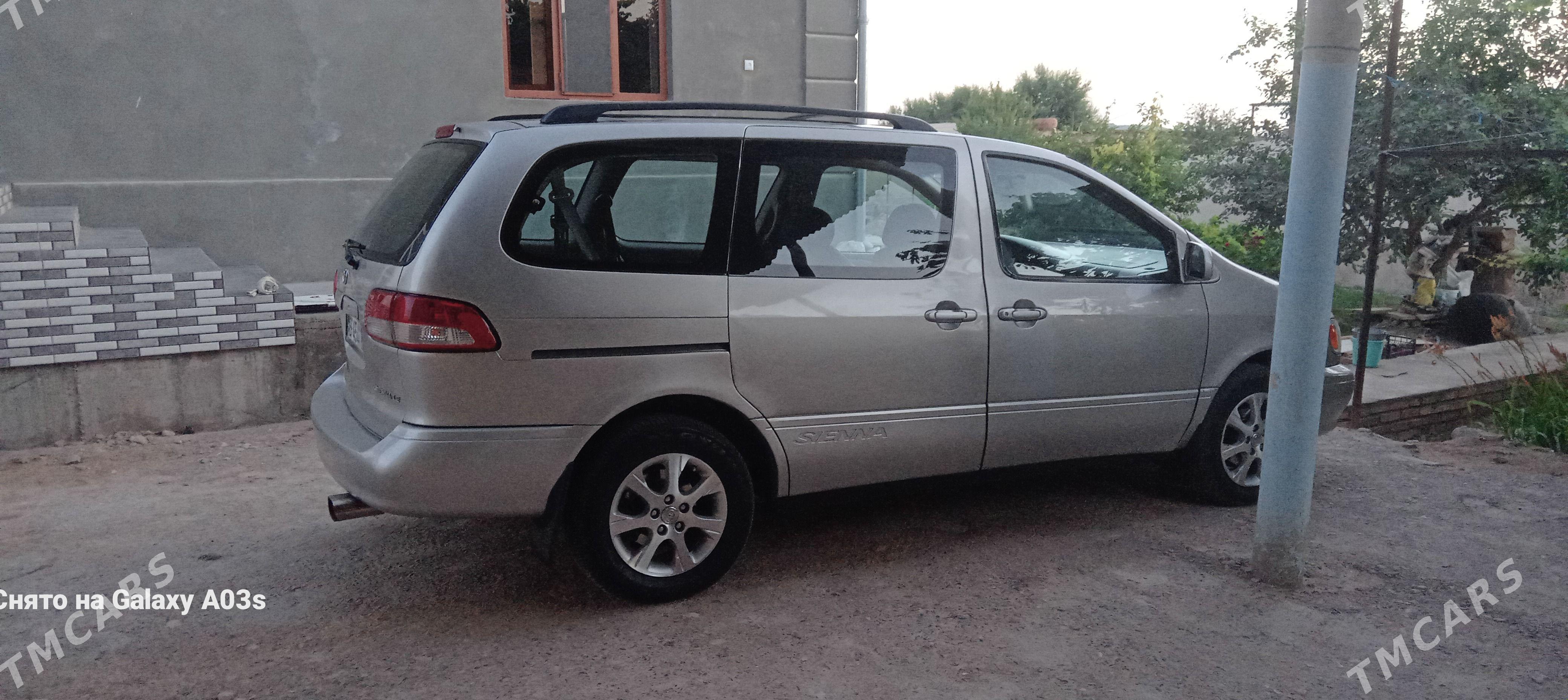 Toyota Sienna 2002 - 225 000 TMT - Сакарчага - img 1