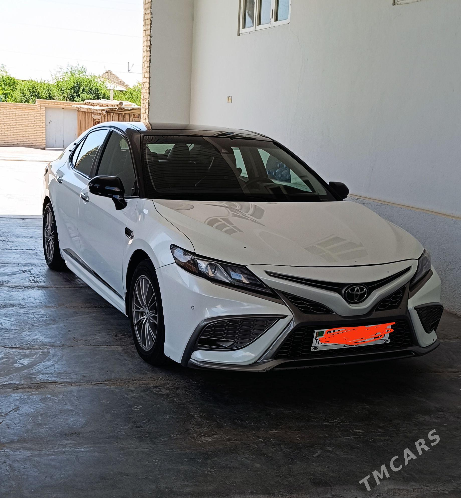 Toyota Camry 2018 - 320 000 TMT - Чарджоу - img 1