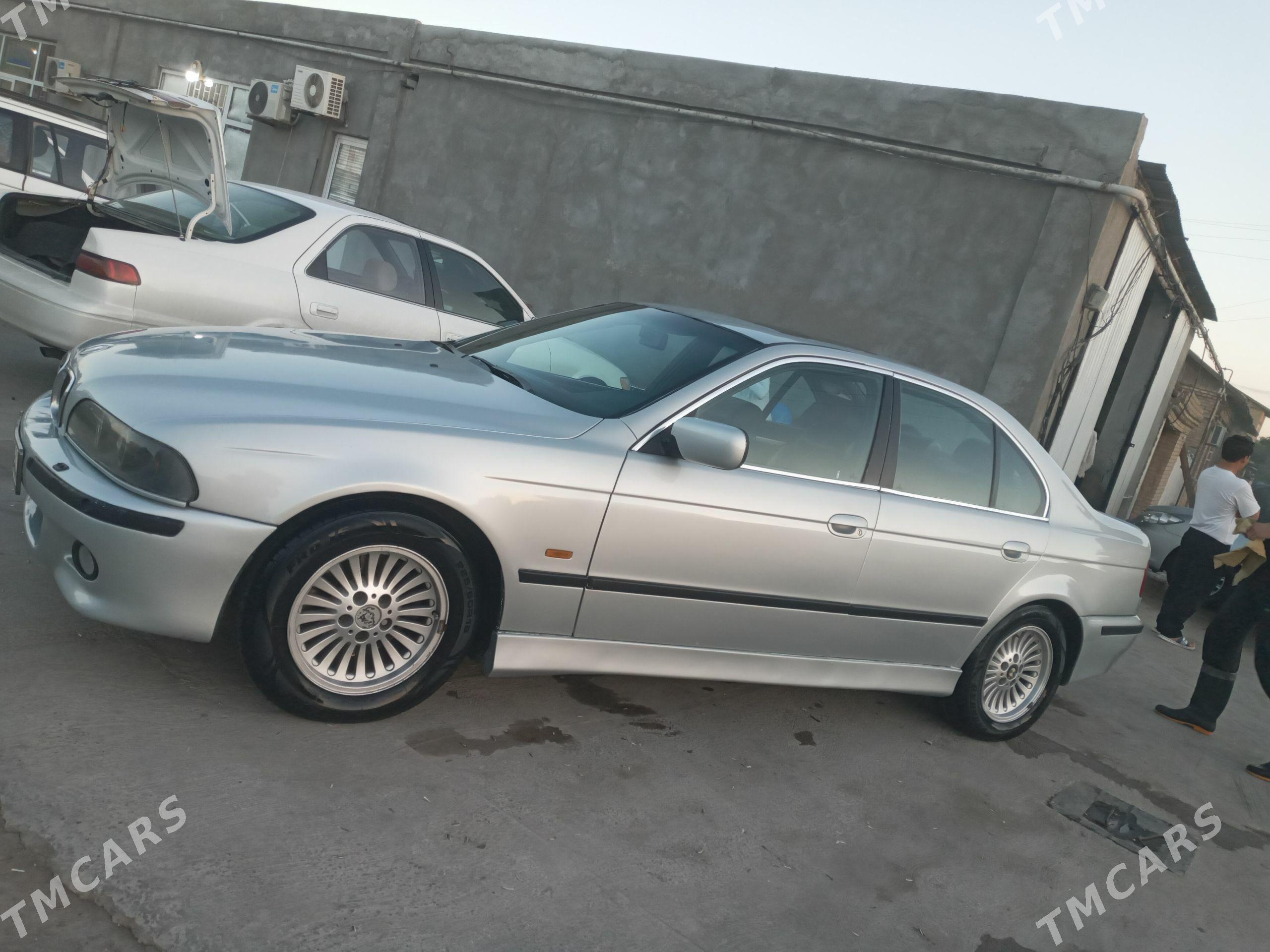 BMW 530 2001 - 140 000 TMT - Türkmenabat - img 1