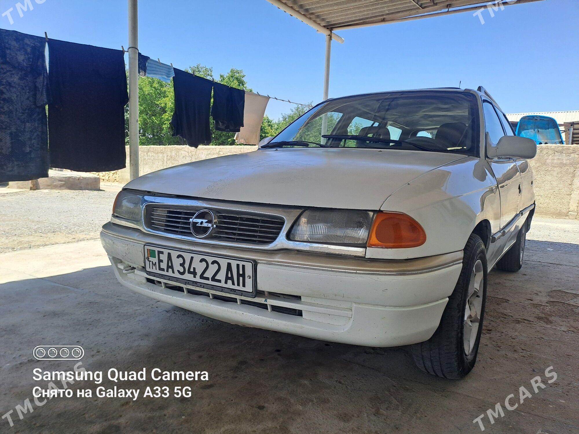Opel Astra 1996 - 43 000 TMT - Bäherden - img 1