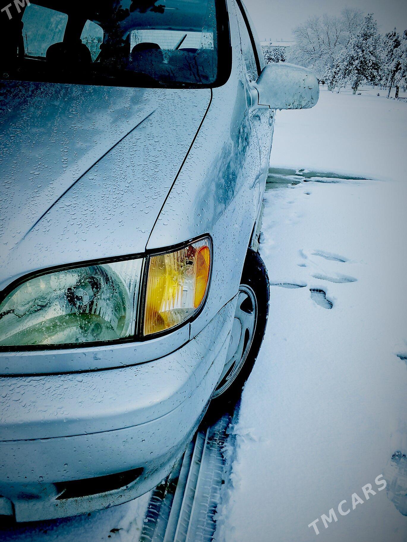 Toyota Sienna 2002 - 220 000 TMT - Анев - img 1
