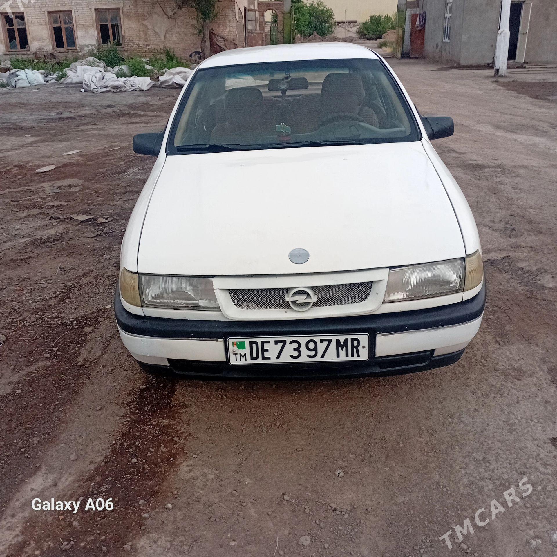 Opel Vectra 1990 - 28 000 TMT - Dänew - img 1