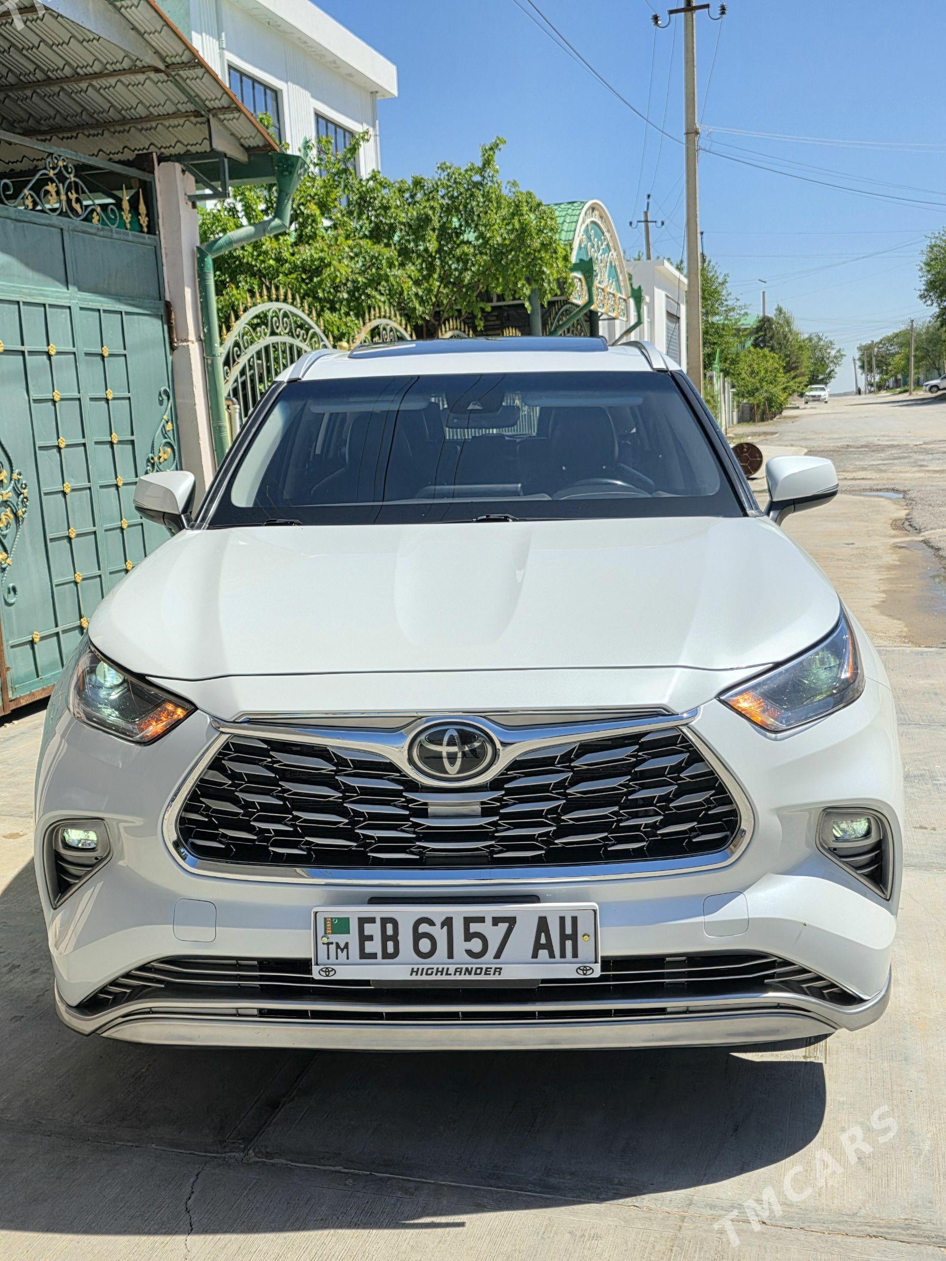 Toyota Highlander 2022 - 575 000 TMT - Ашхабад - img 1