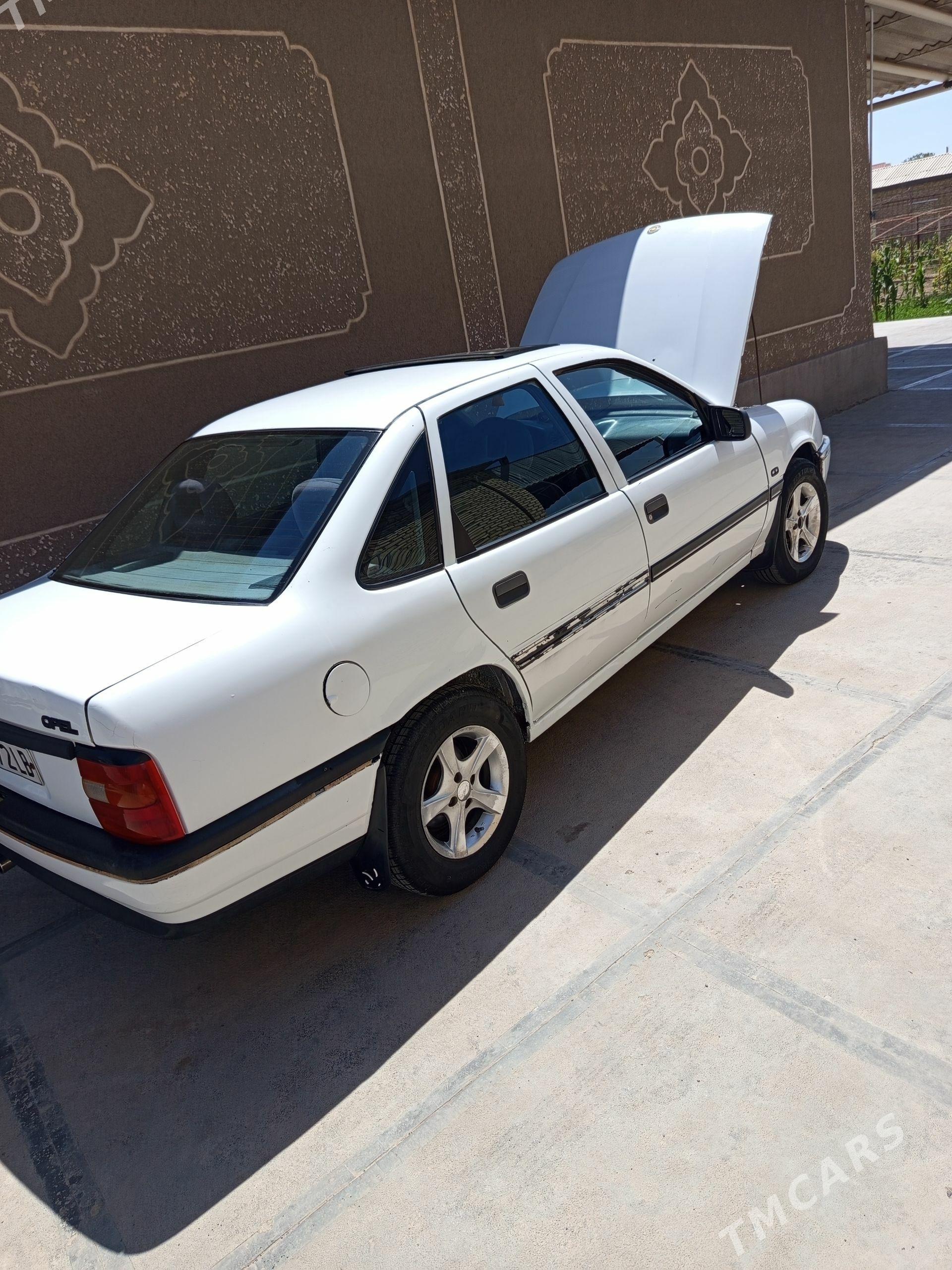 Opel Vectra 1990 - 48 000 TMT - Dänew - img 1