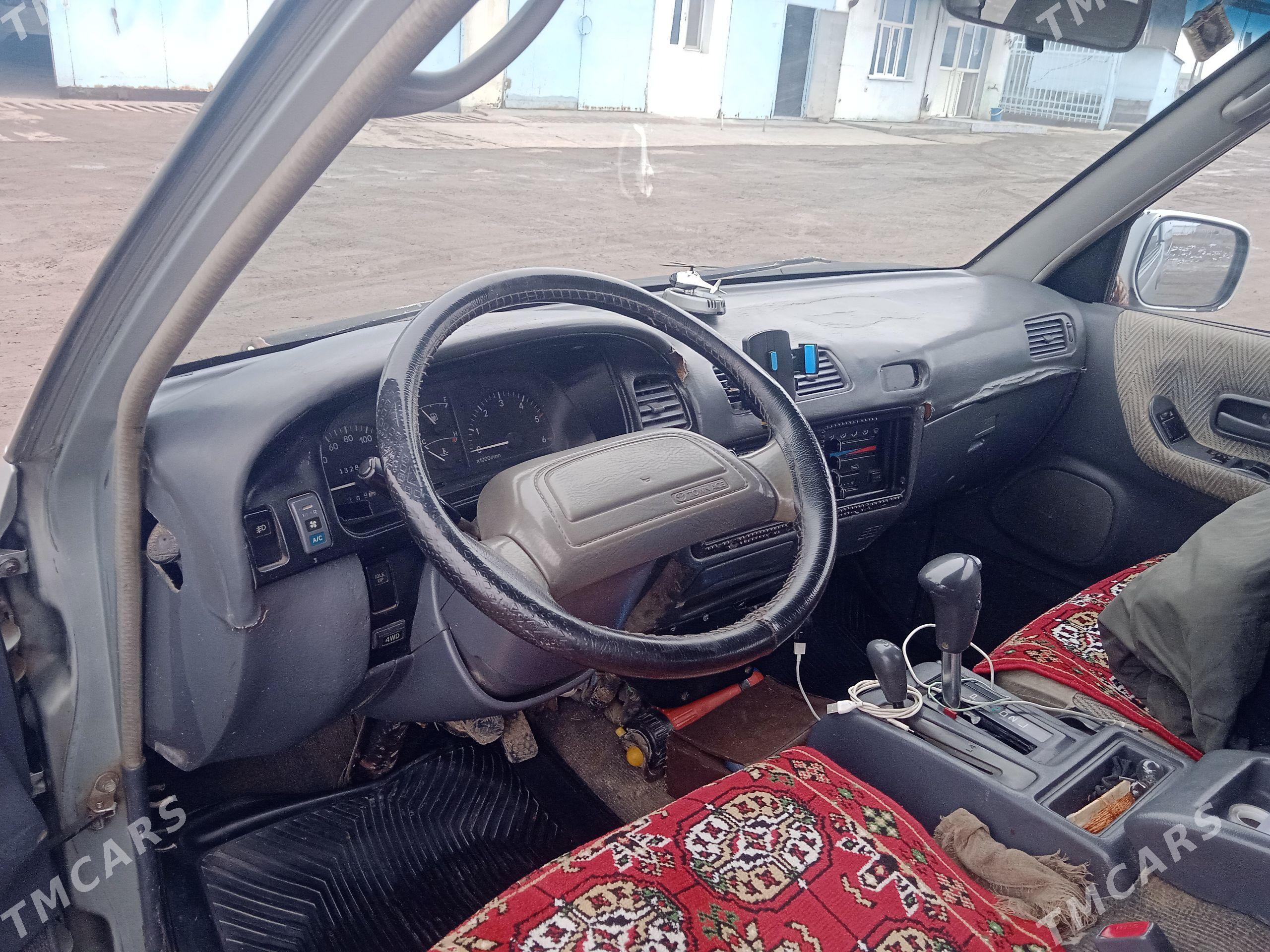 Toyota Town Ace 1992 - 75 000 TMT - Шабатский этрап - img 1