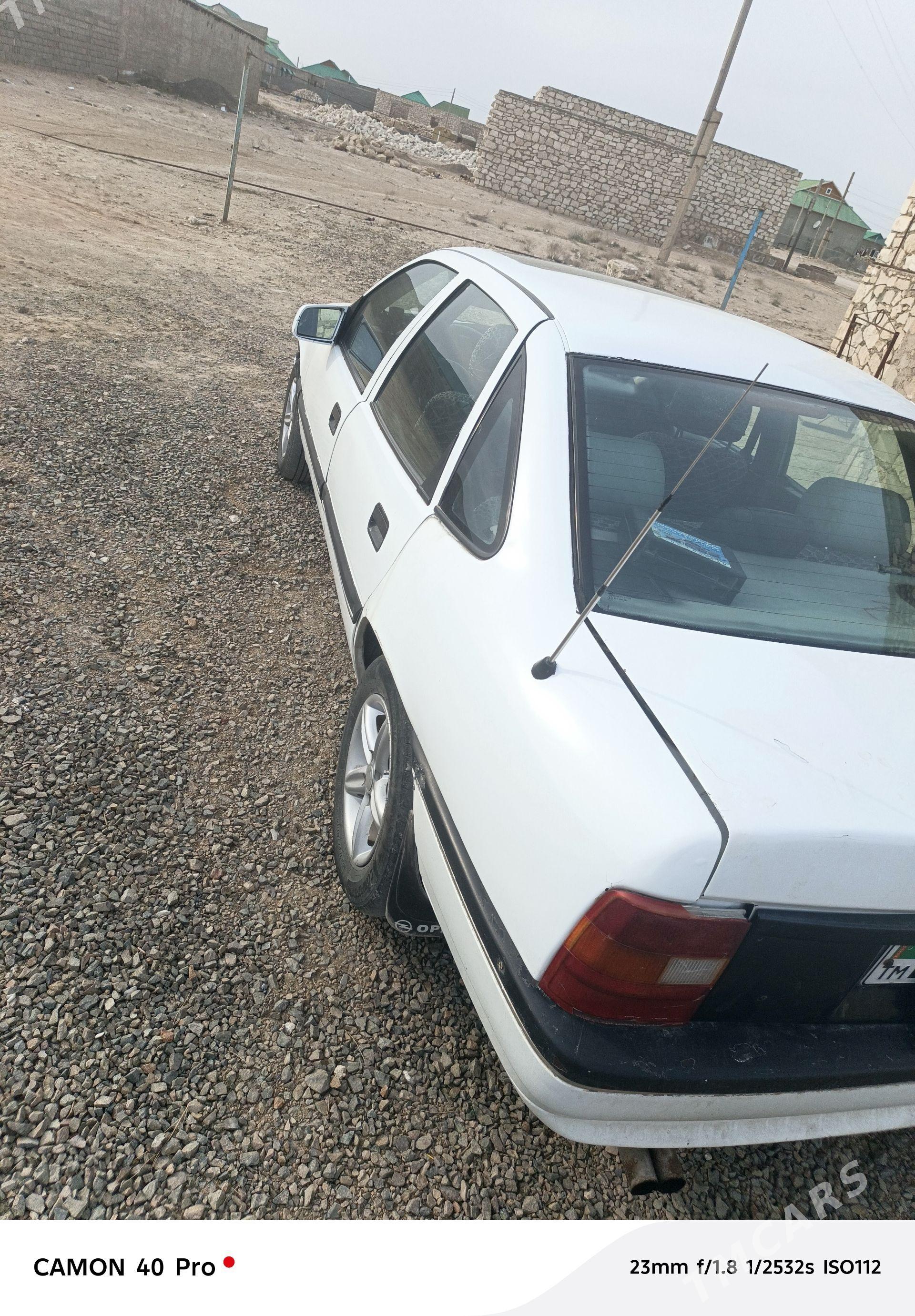 Opel Vectra 1992 - 16 000 TMT - Туркменбаши - img 1