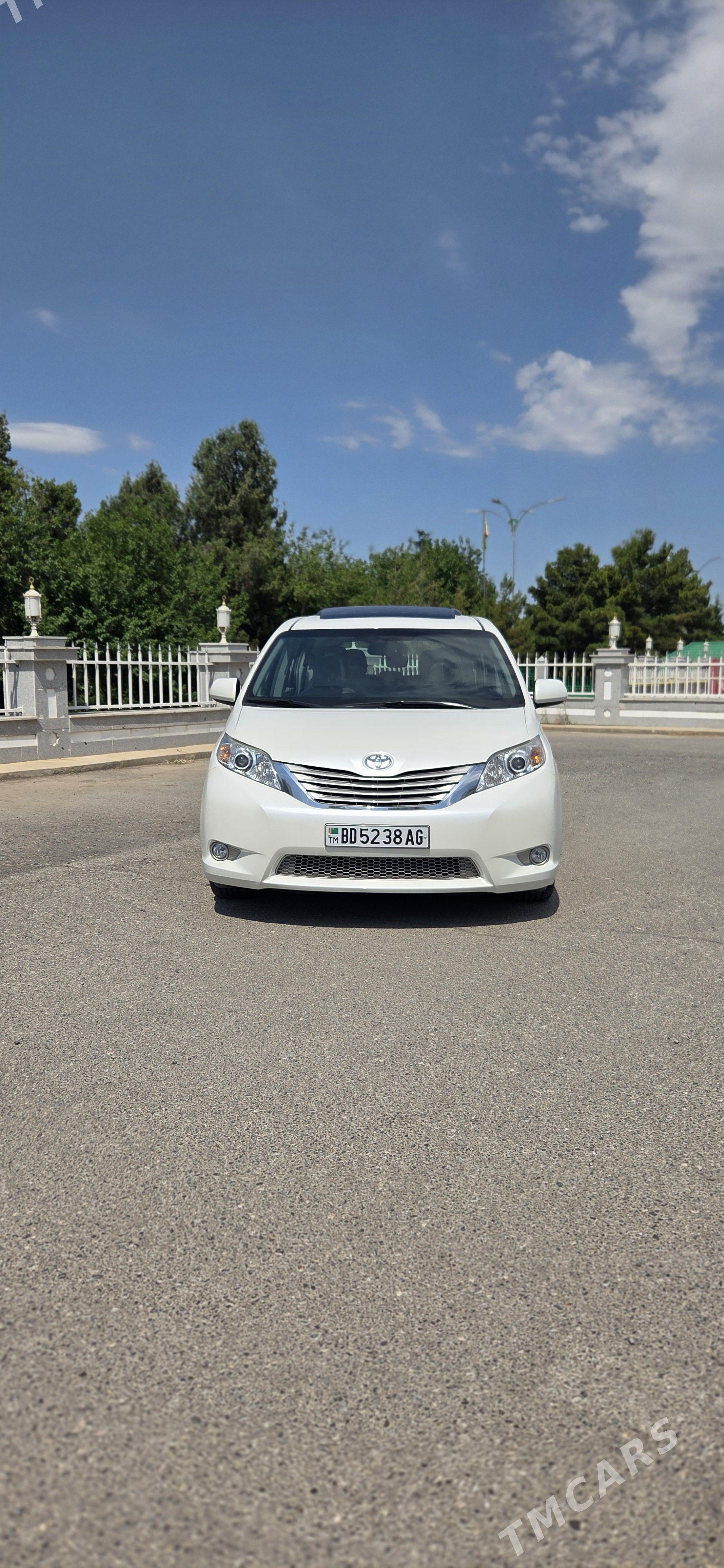 Toyota Sienna 2017 - 495 000 TMT - Досааф - img 1