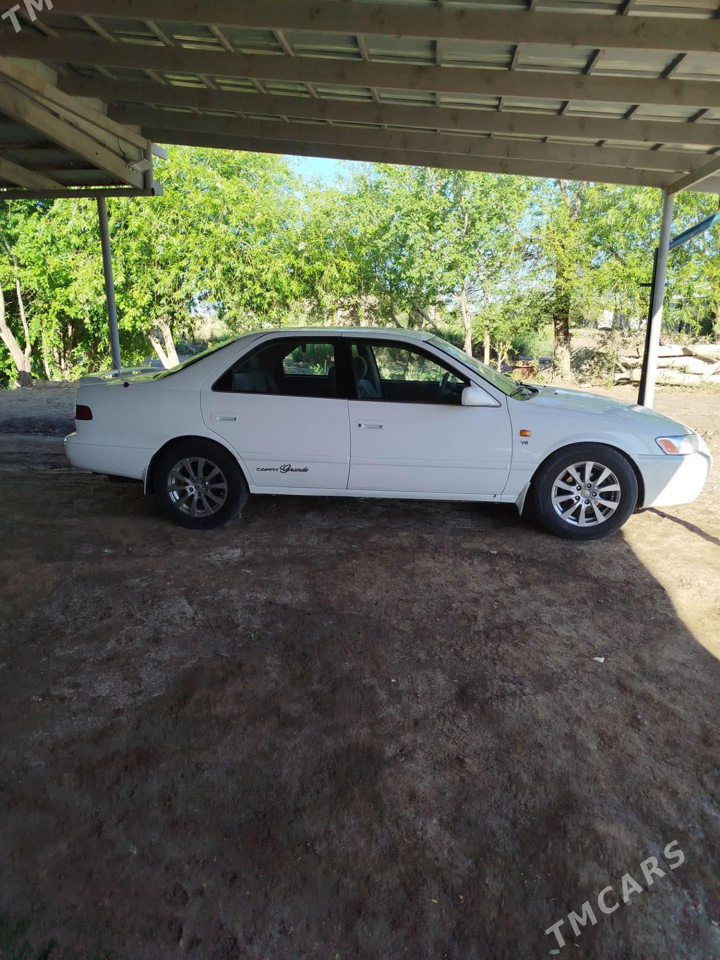 Toyota Camry 1998 - 147 000 TMT - Köneürgenç - img 1