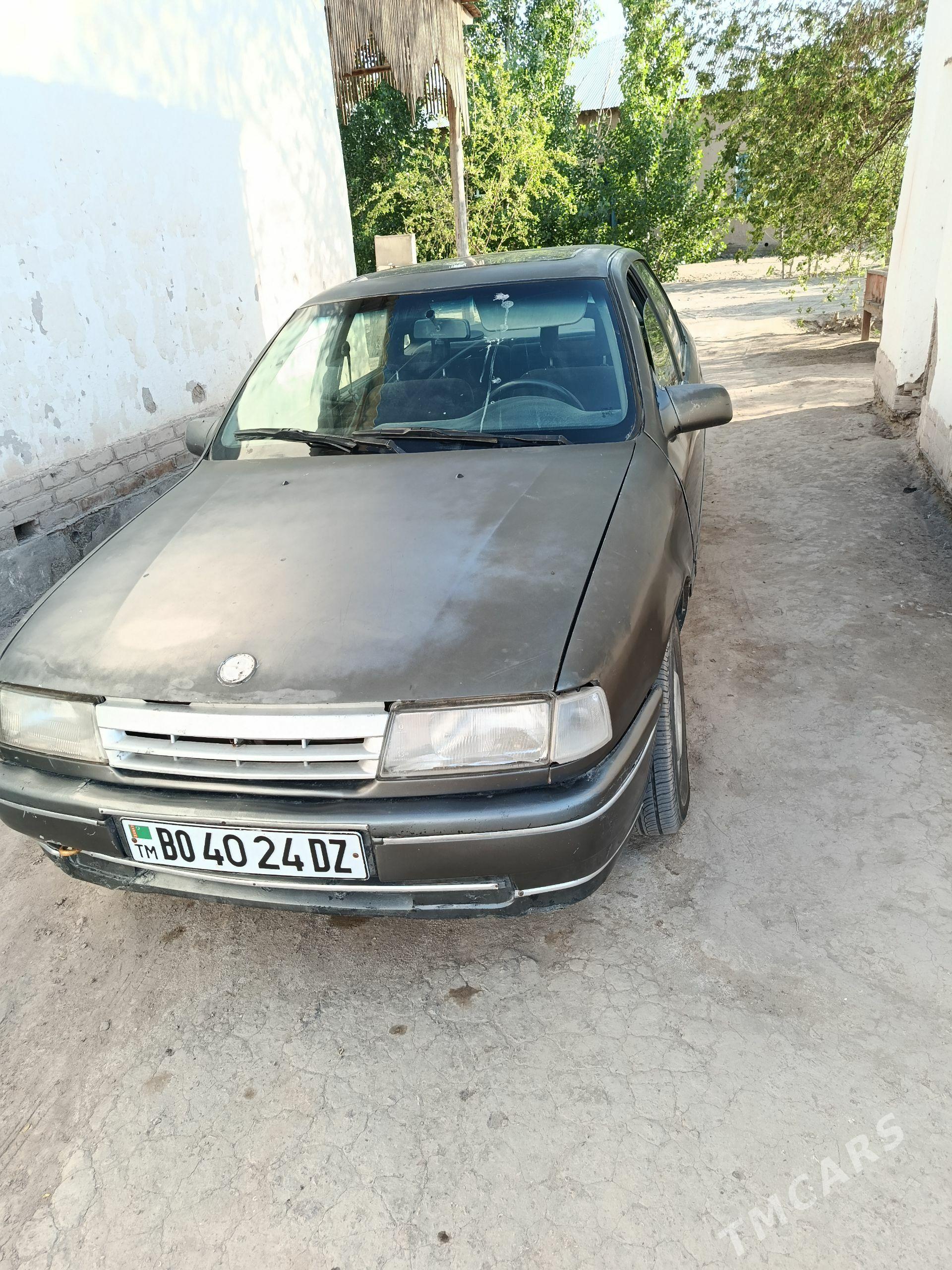 Opel Vectra 1992 - 26 500 TMT - Губадаг - img 1