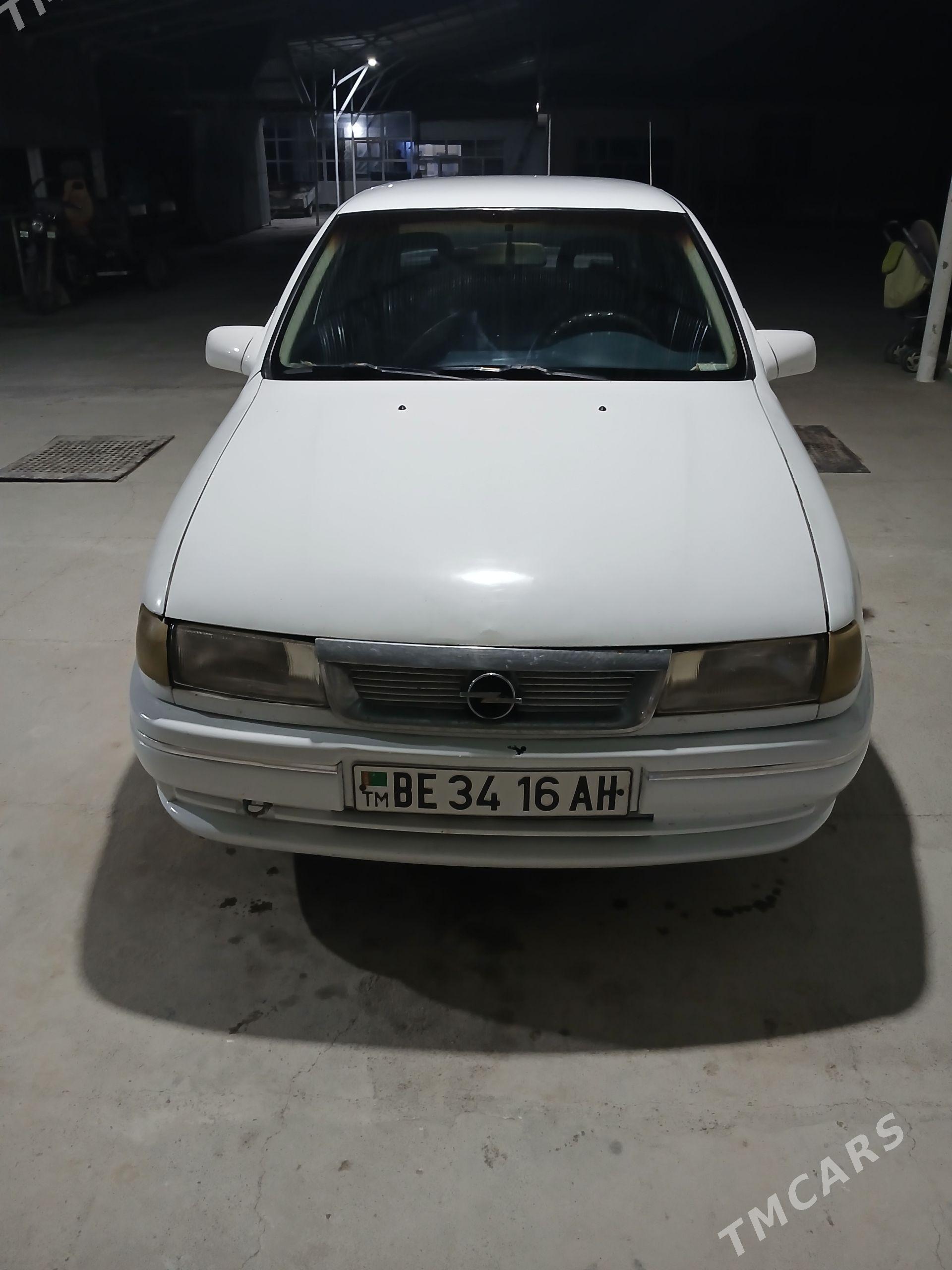 Opel Vectra 1993 - 40 000 TMT - Бахарден - img 1