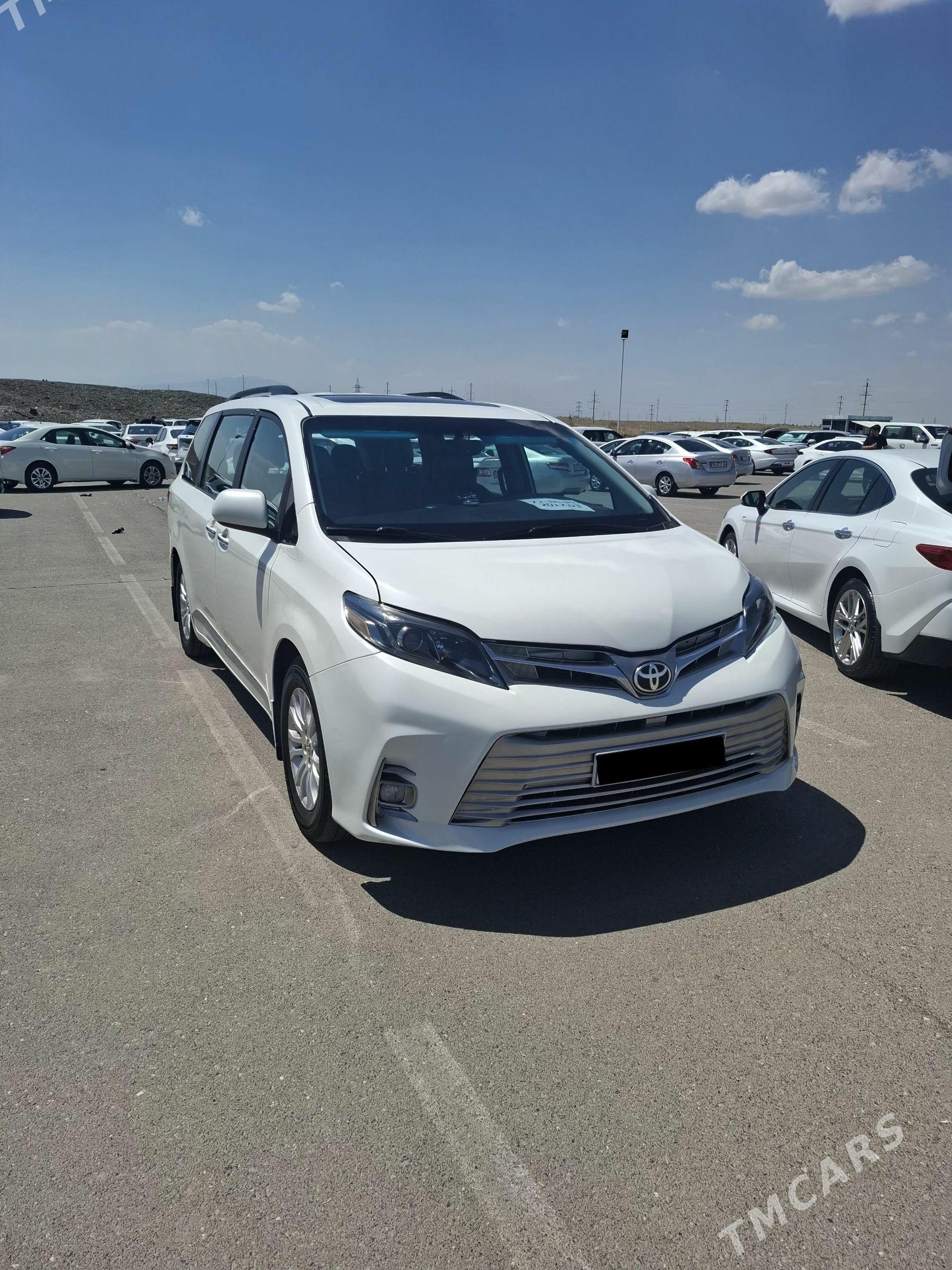 Toyota Sienna 2017 - 360 000 TMT - "Altyn Asyr" Gündogar bazary (Jygyllyk) - img 1