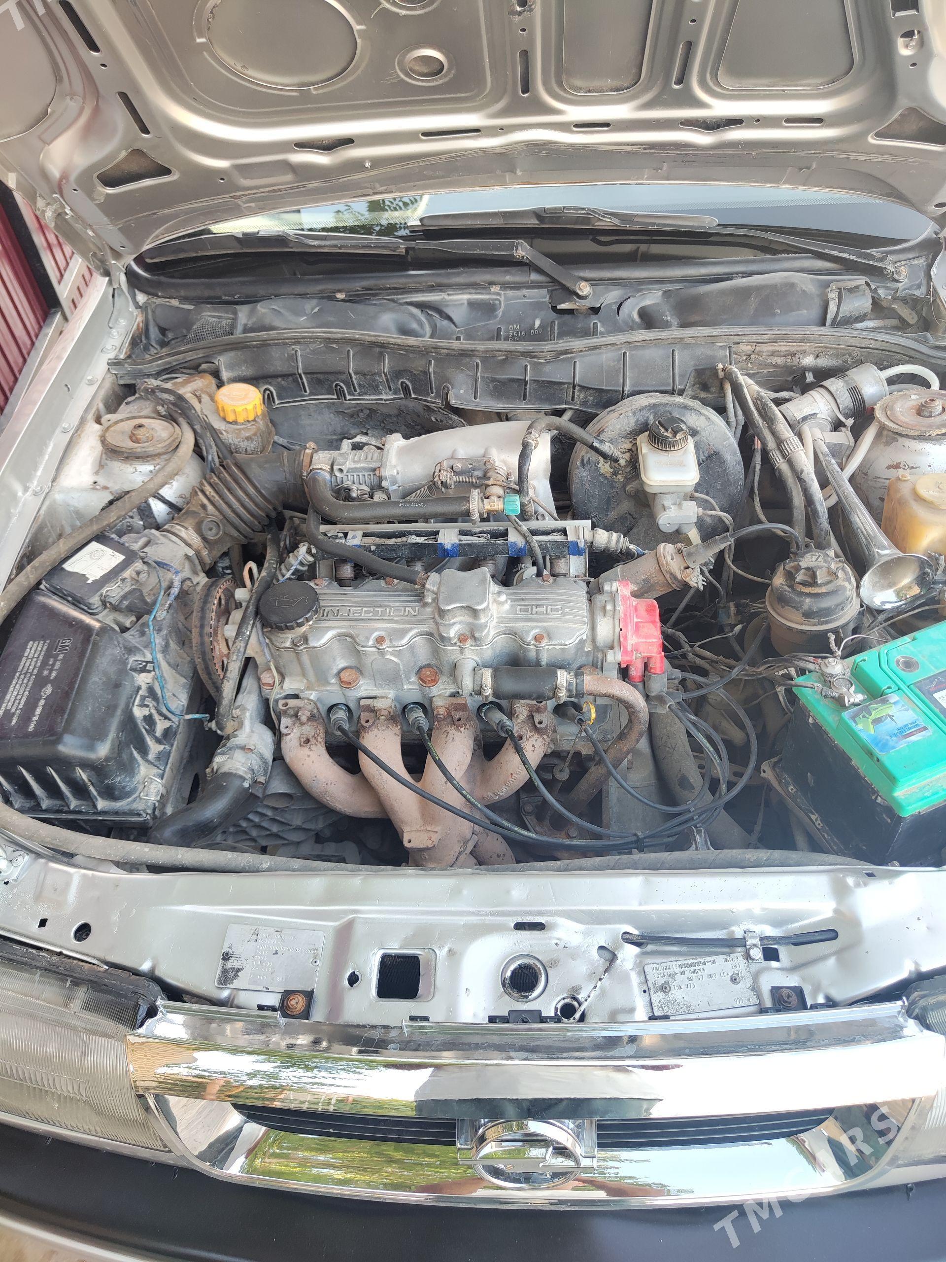 Opel Vectra 1991 - 65 000 TMT - Murgap - img 1