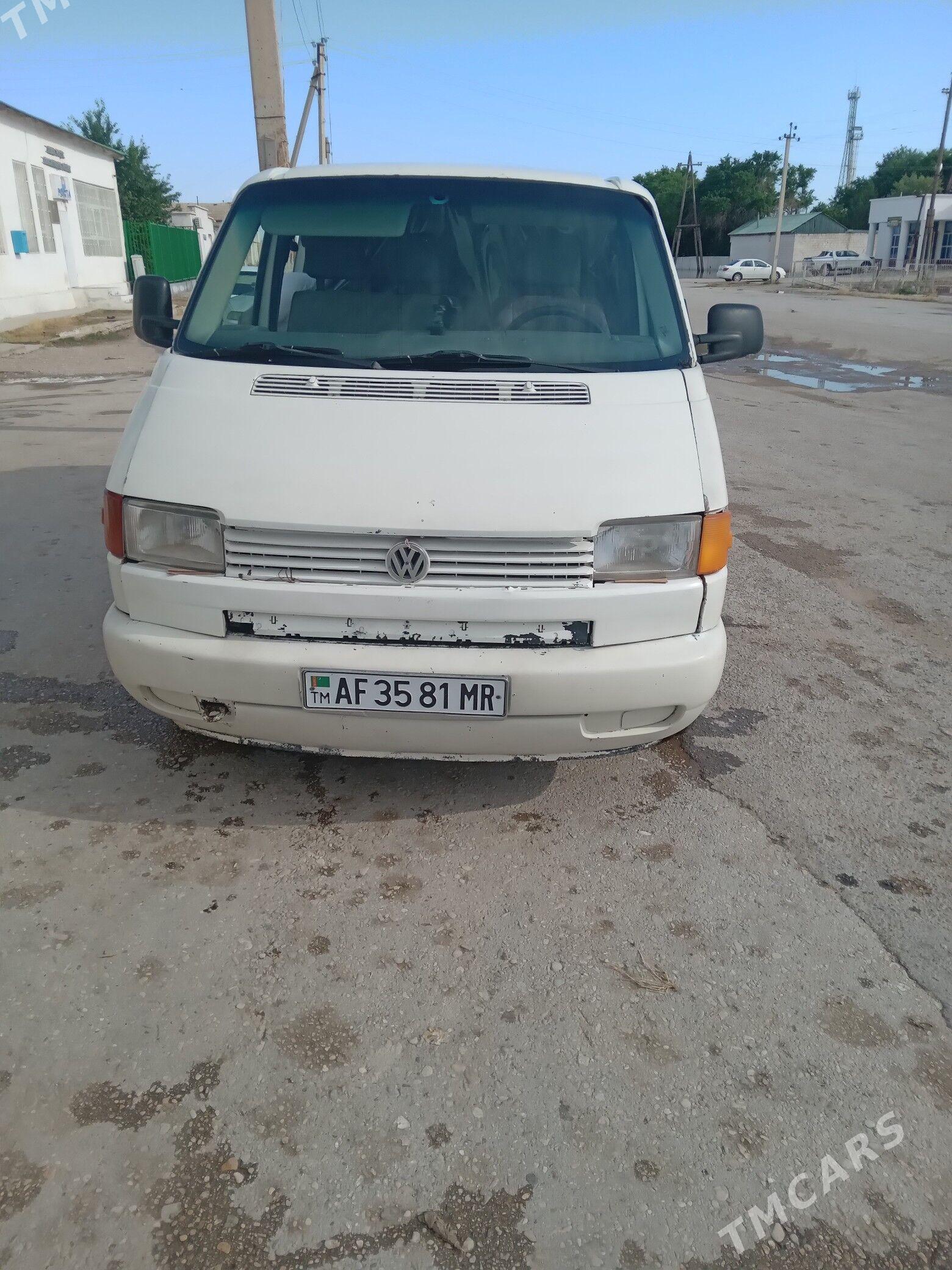 Volkswagen Transporter 2001 - 65 000 TMT - Balkanabat - img 1