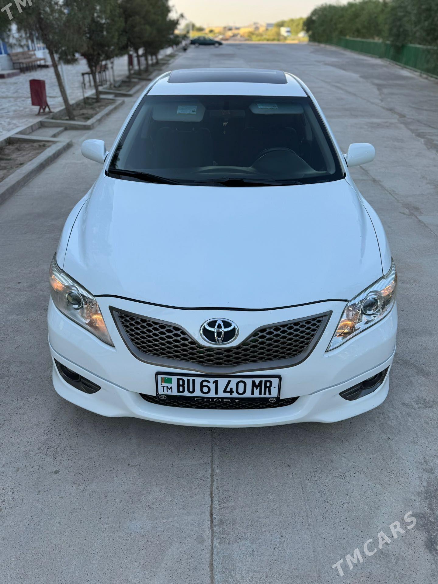 Toyota Camry 2010 - 260 000 TMT - Мары - img 1