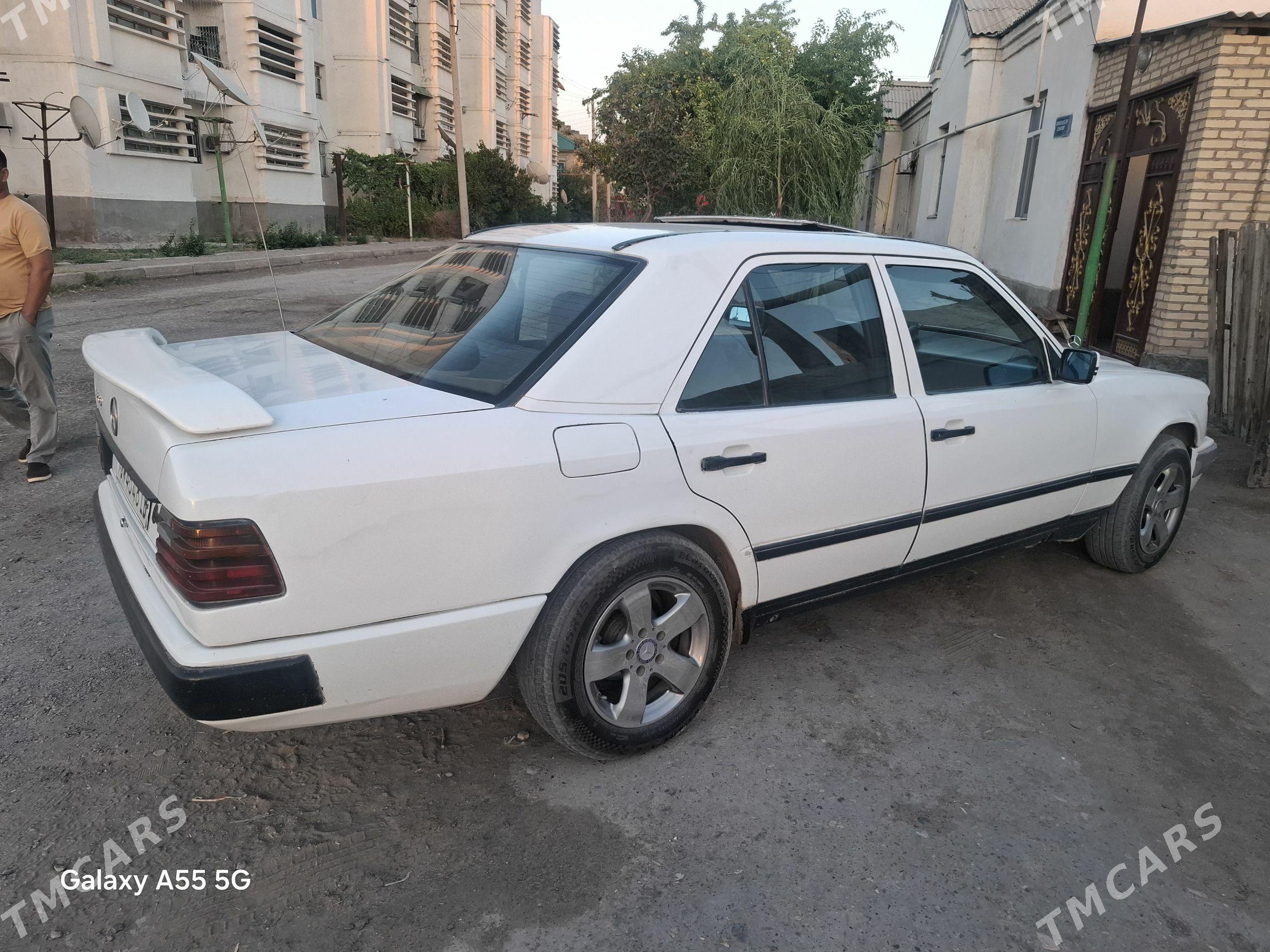 Mercedes-Benz 230E 1987 - 35 000 TMT - Туркменабат - img 1