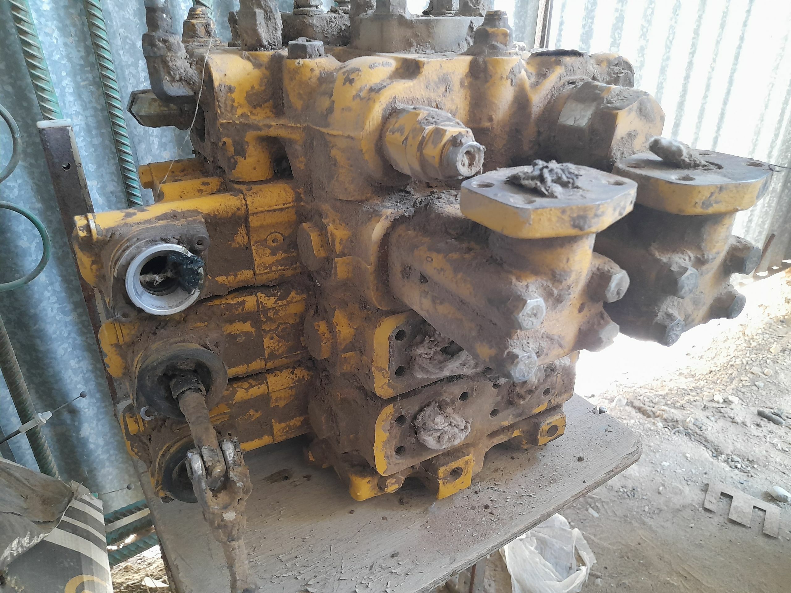 katarpiller De-8 raspilitel 3 000 TMT - Balkanabat - img 1