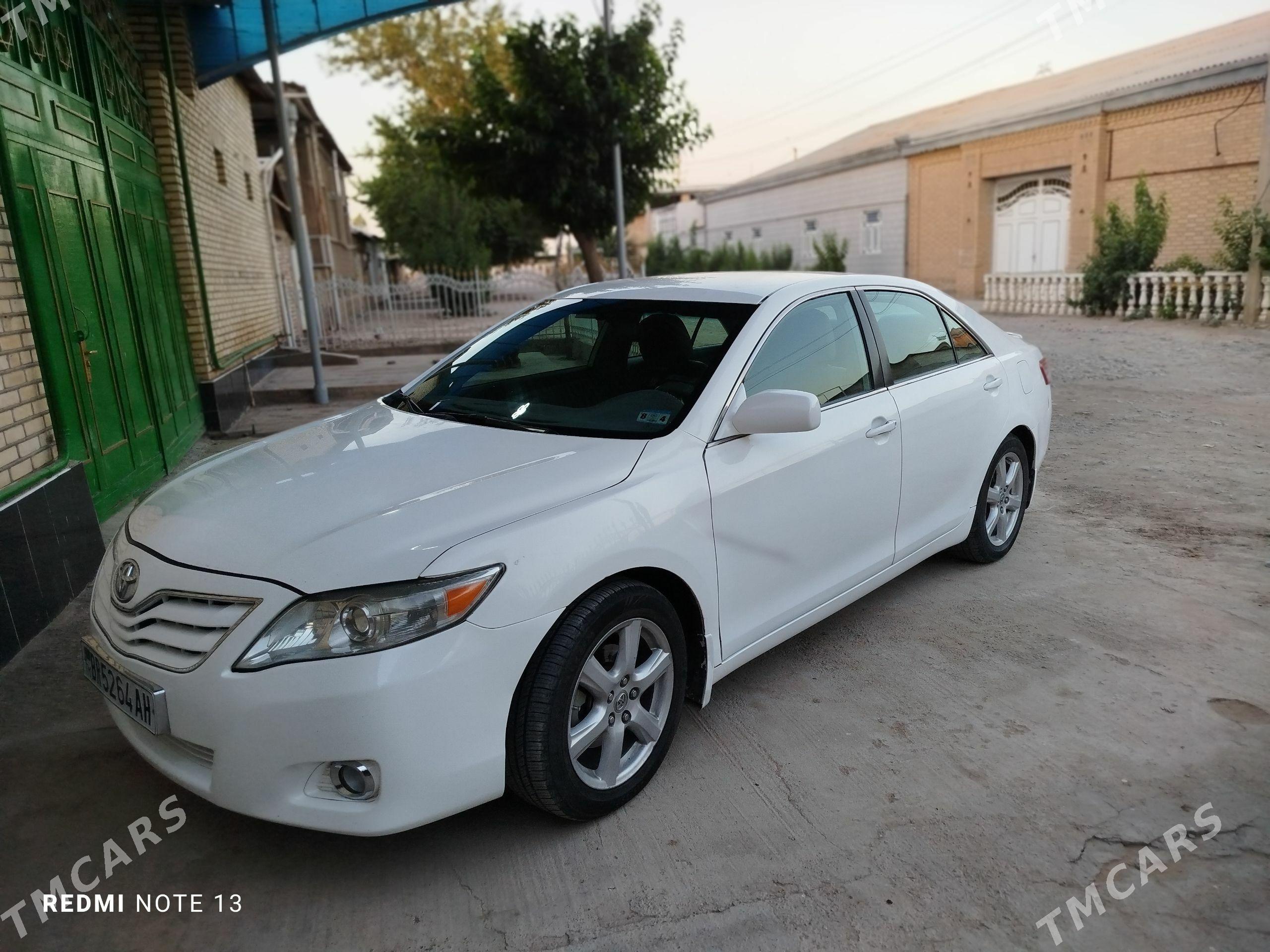 Toyota Camry 2010 - 235 000 TMT - Теджен - img 1