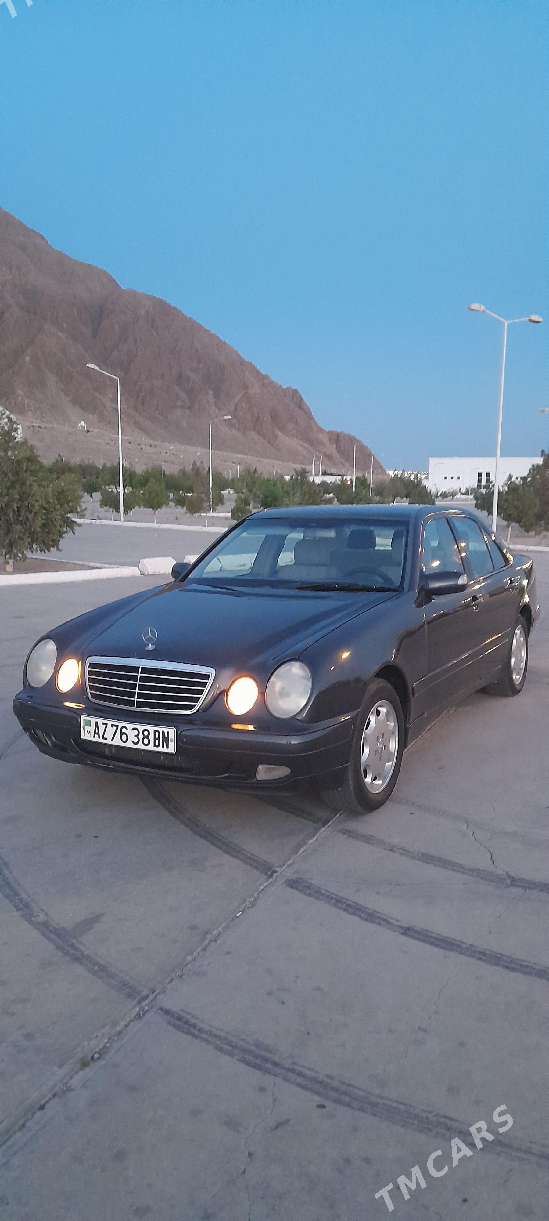 Mercedes-Benz E320 2000 - 100 000 TMT - Гумдаг - img 1