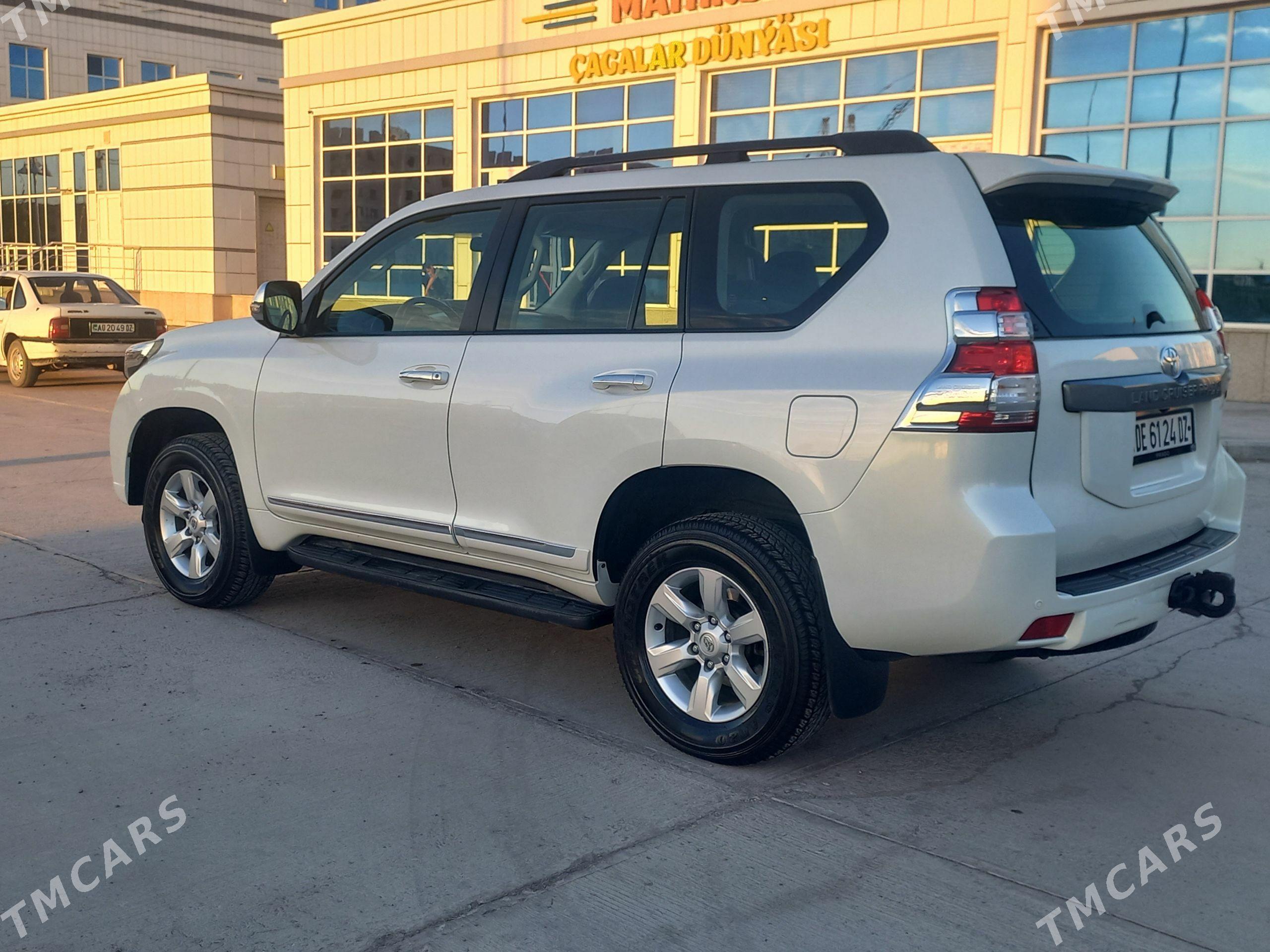 Toyota Land Cruiser Prado 2015 - 725 000 TMT - Şabat etr. - img 1