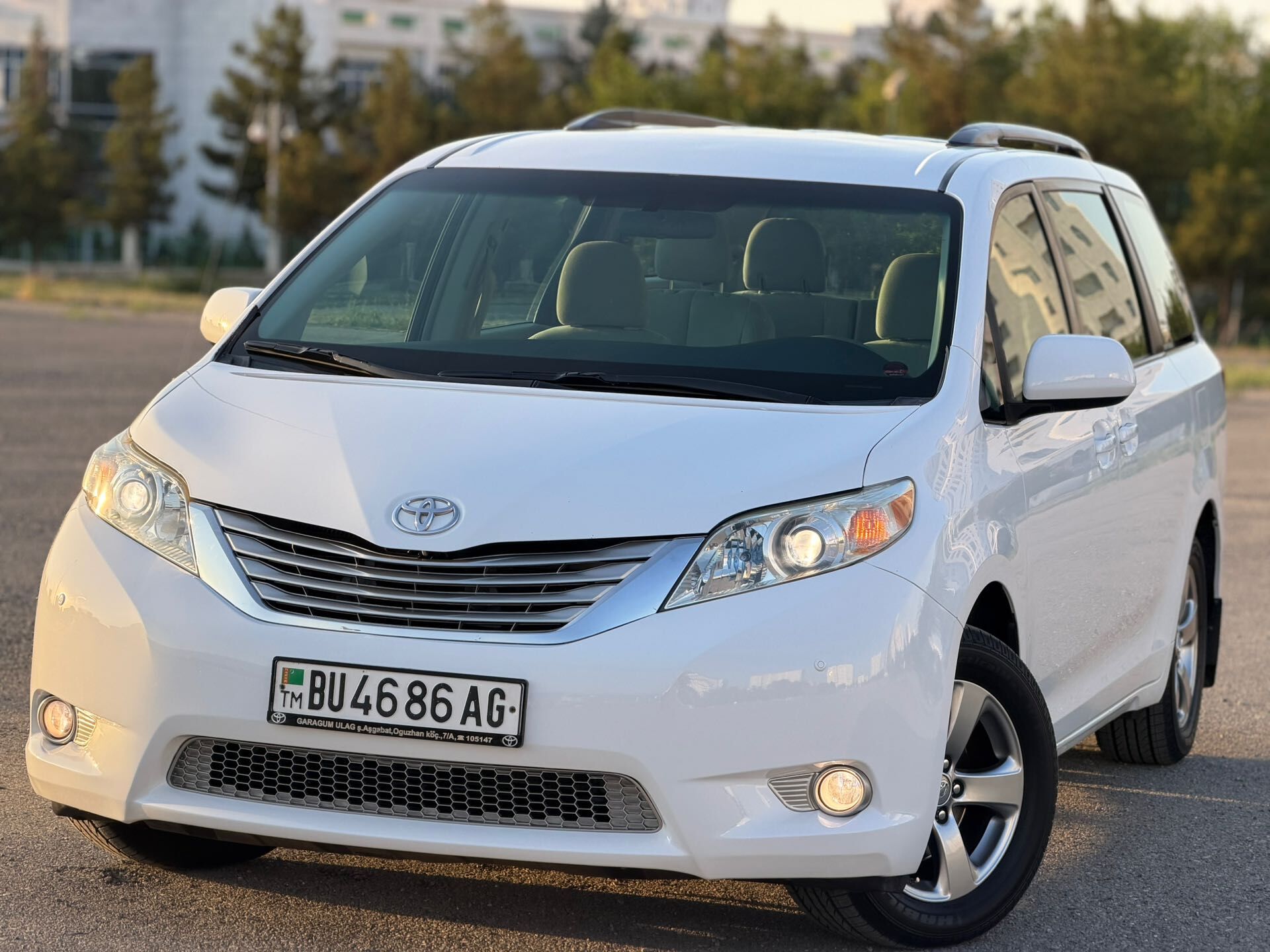 Toyota Sienna 2010 - 315 000 TMT - Улица Ататурка - img 1