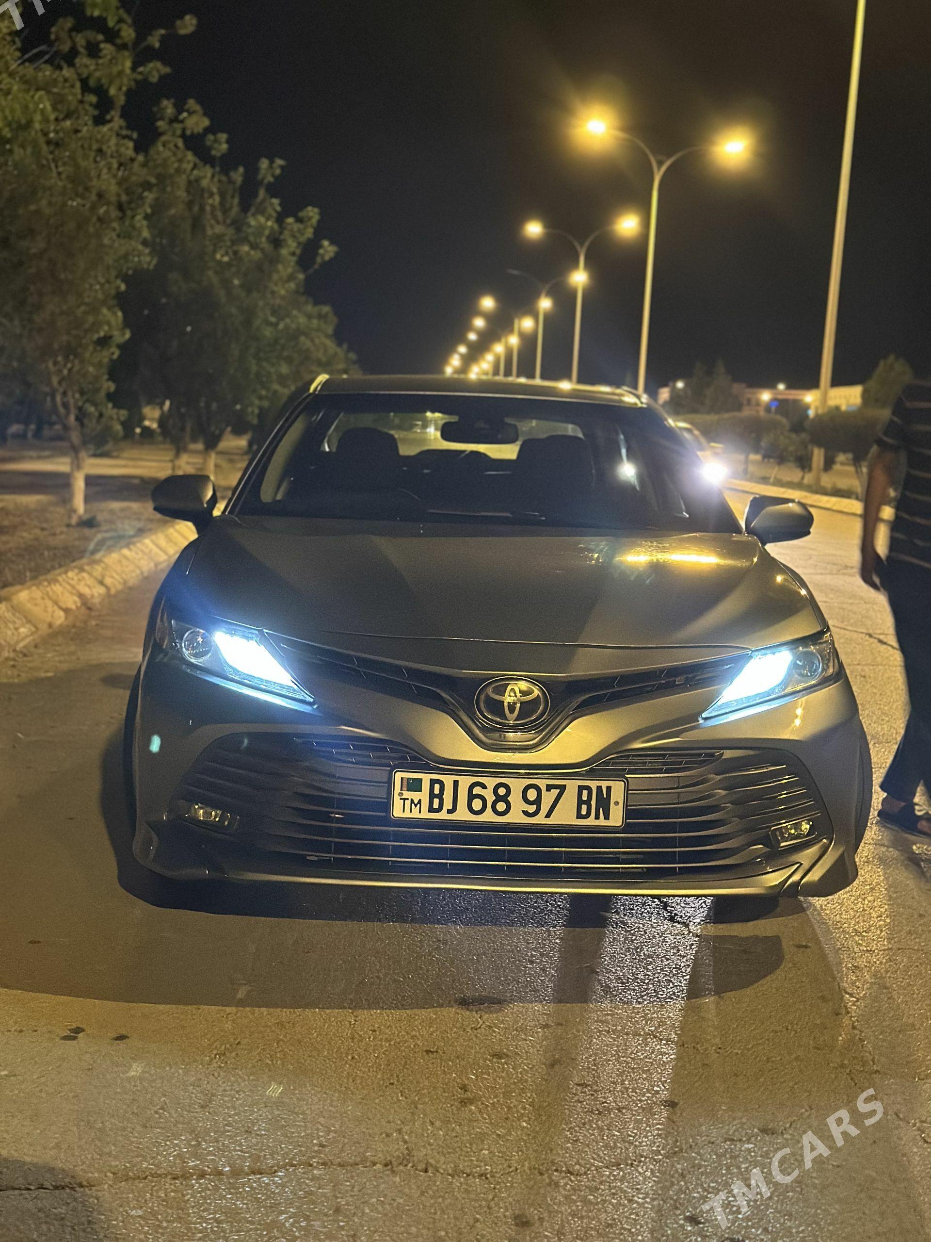 Toyota Camry 2018 - 305 000 TMT - Берекет - img 1