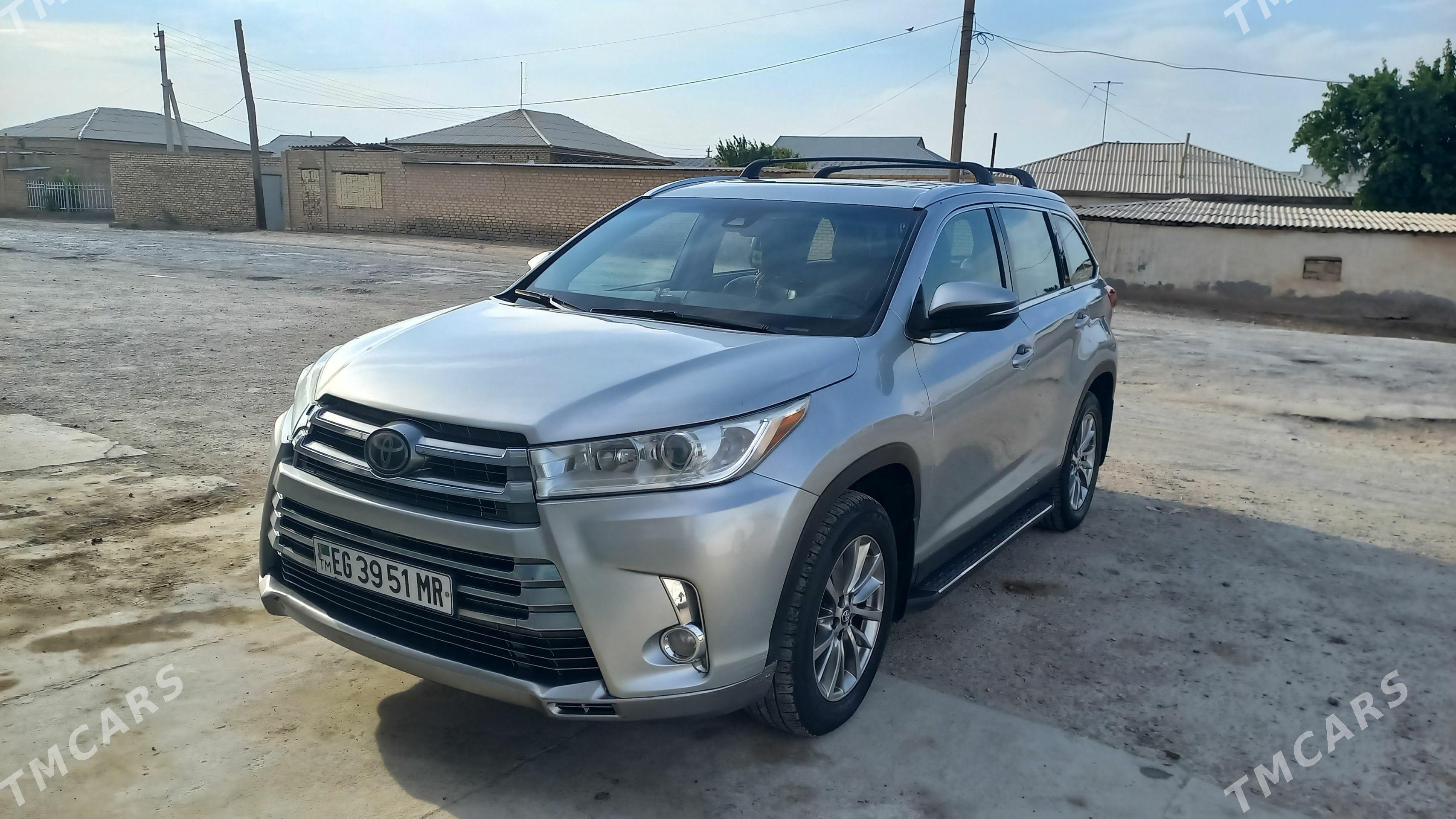 Toyota Highlander 2019 - 500 000 TMT - Мургап - img 1