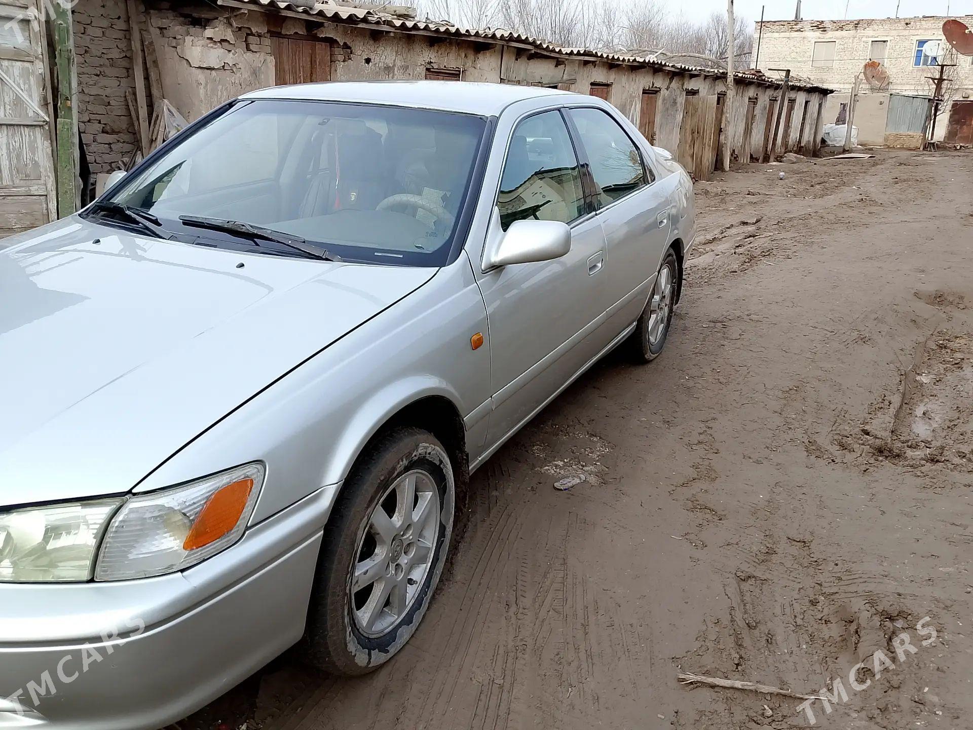 Toyota Camry 2000 - 150 000 TMT - Кёнеургенч - img 1