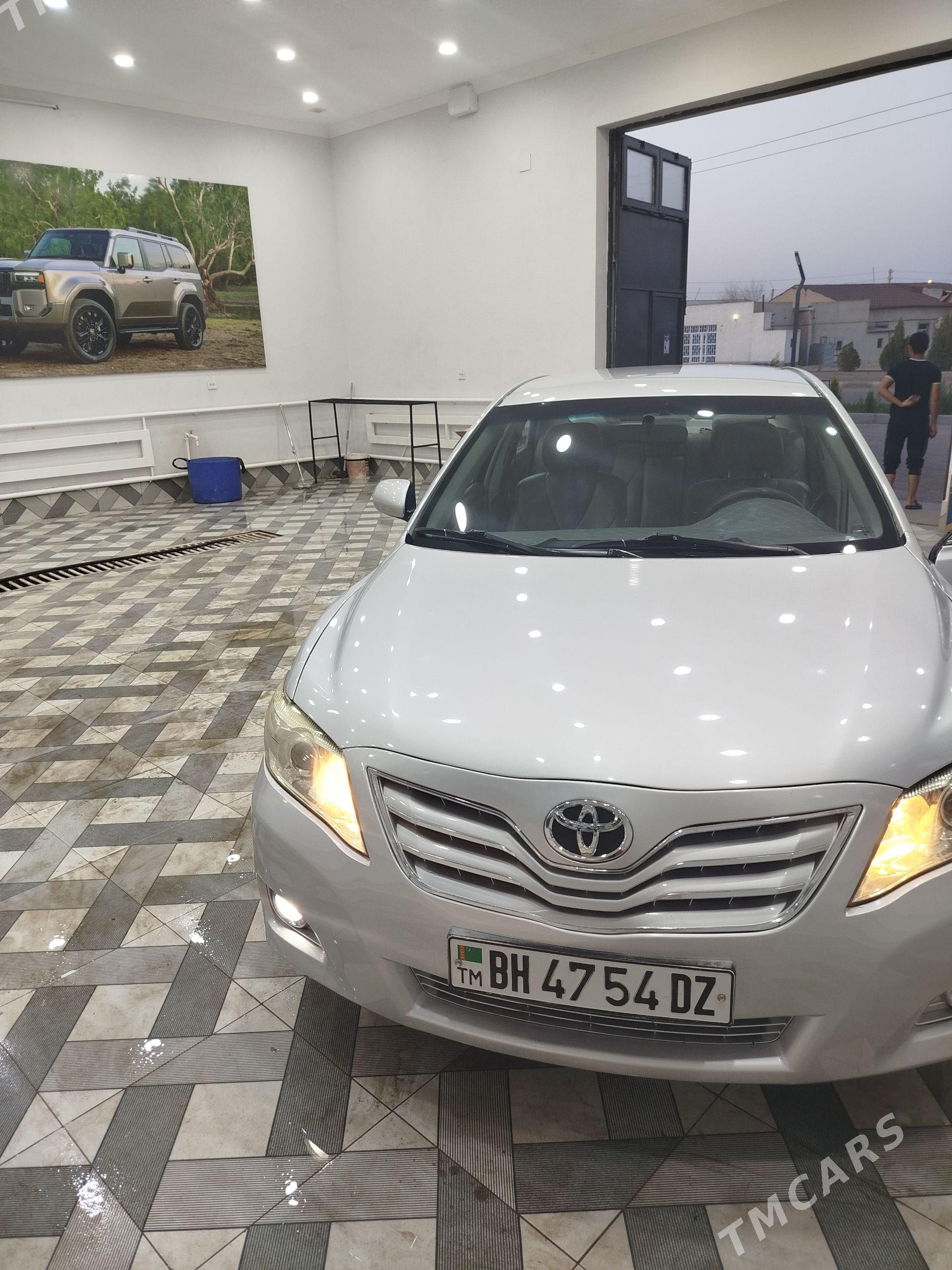 Toyota Camry 2010 - 190 000 TMT - Губадаг - img 1