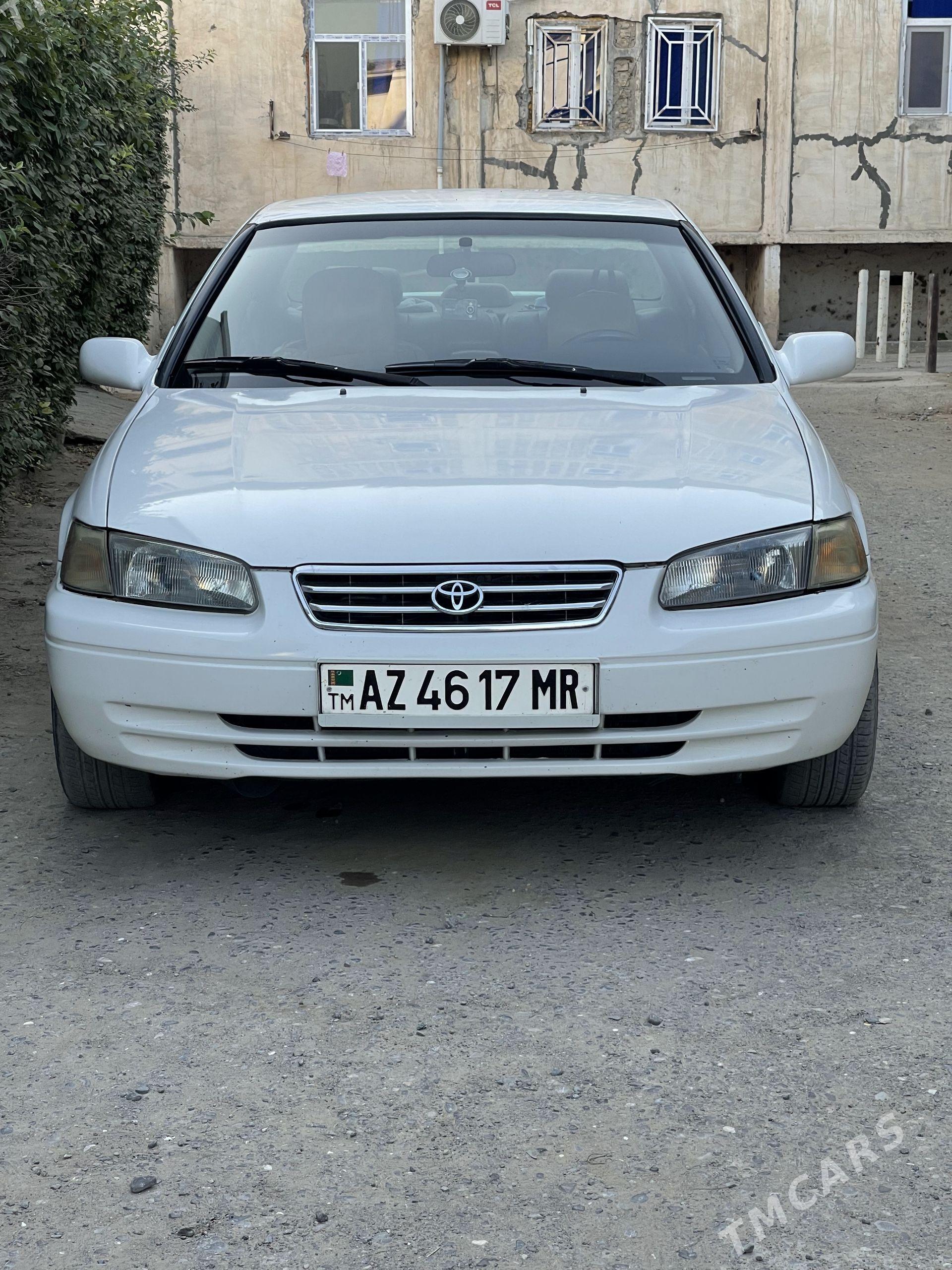 Toyota Camry 1998 - 150 000 TMT - Мары - img 1
