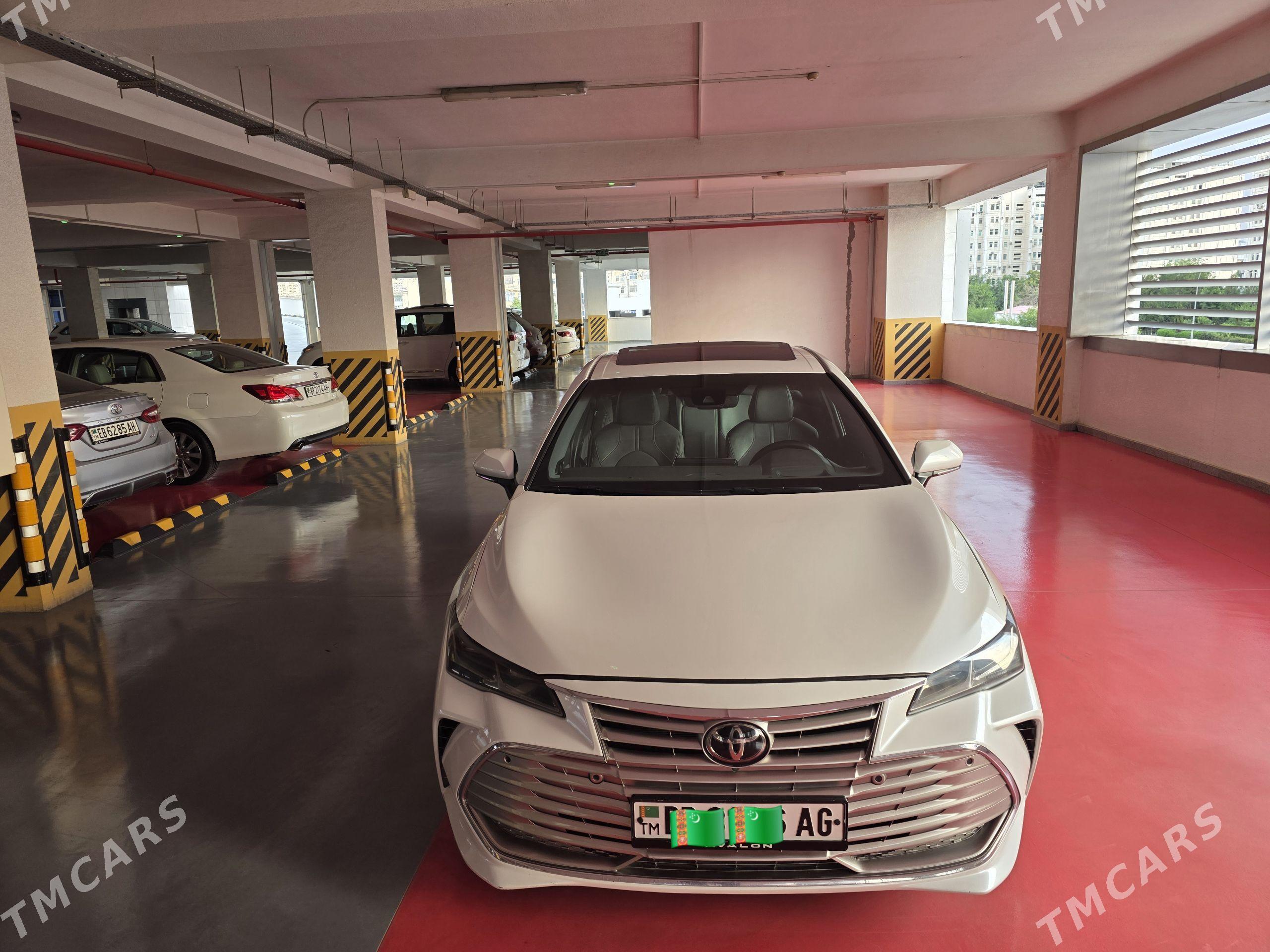 Toyota Avalon 2018 - 410 000 TMT - Досааф - img 1