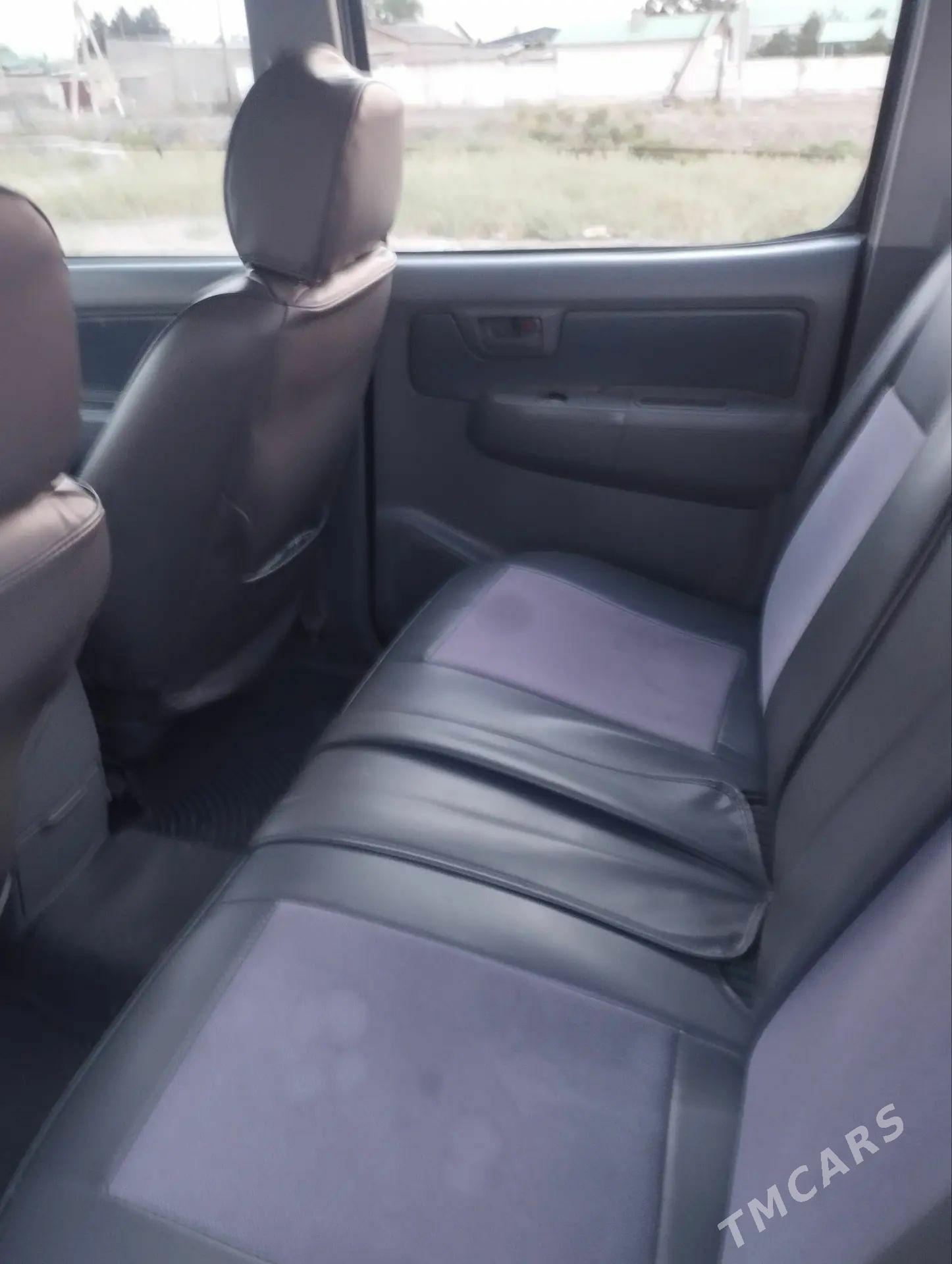 Toyota Hilux 2009 - 270 000 TMT - Гызыларбат - img 1