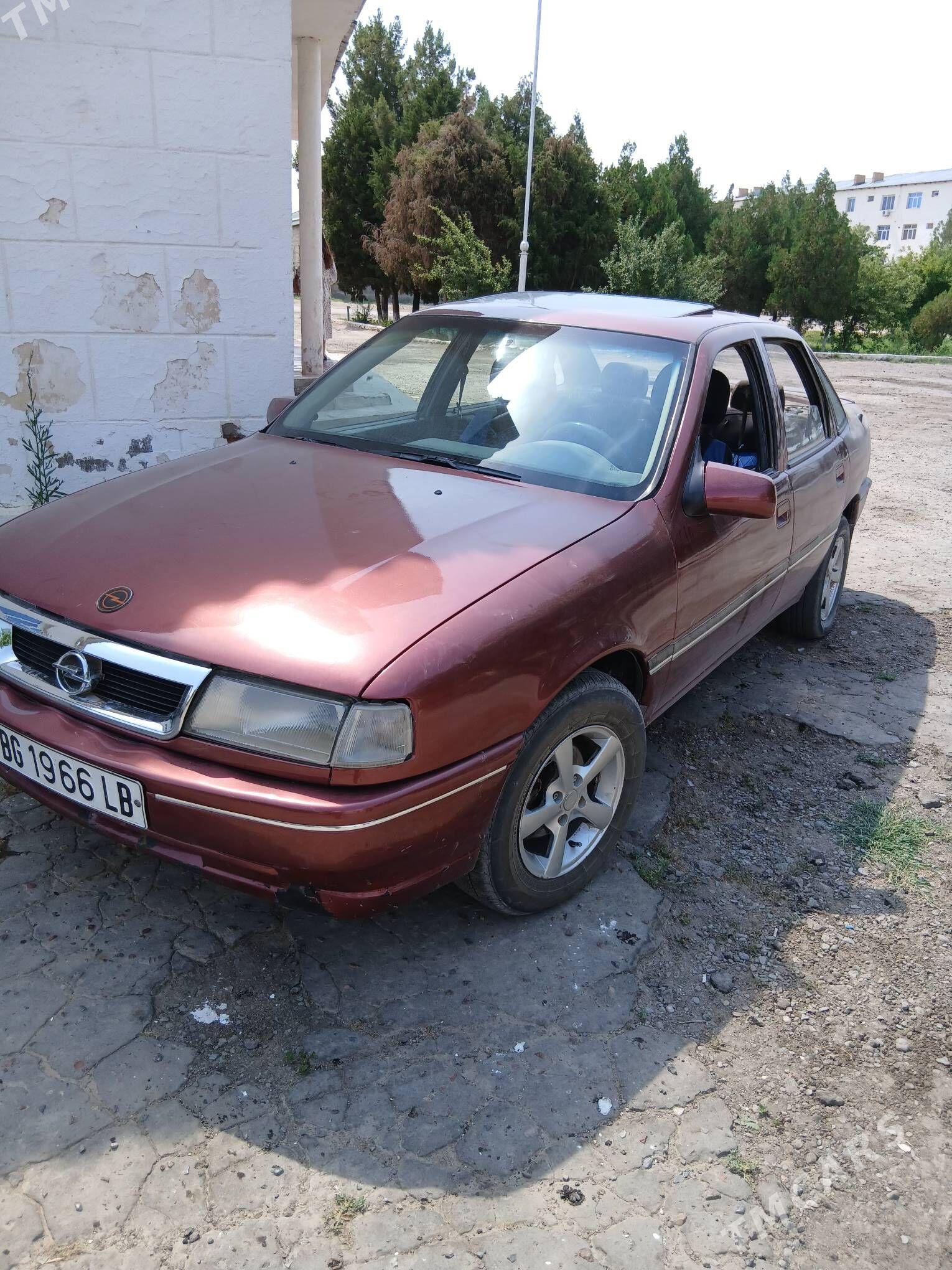 Opel Vectra 1992 - 35 000 TMT - Фарап - img 1