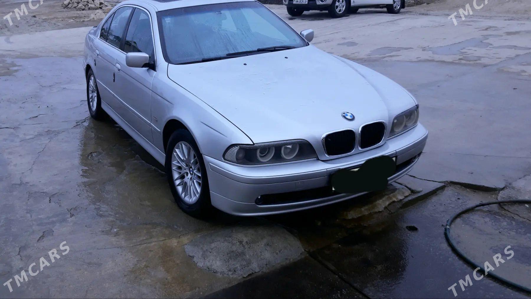 BMW E39 2002 - 120 000 TMT - Достлук - img 1