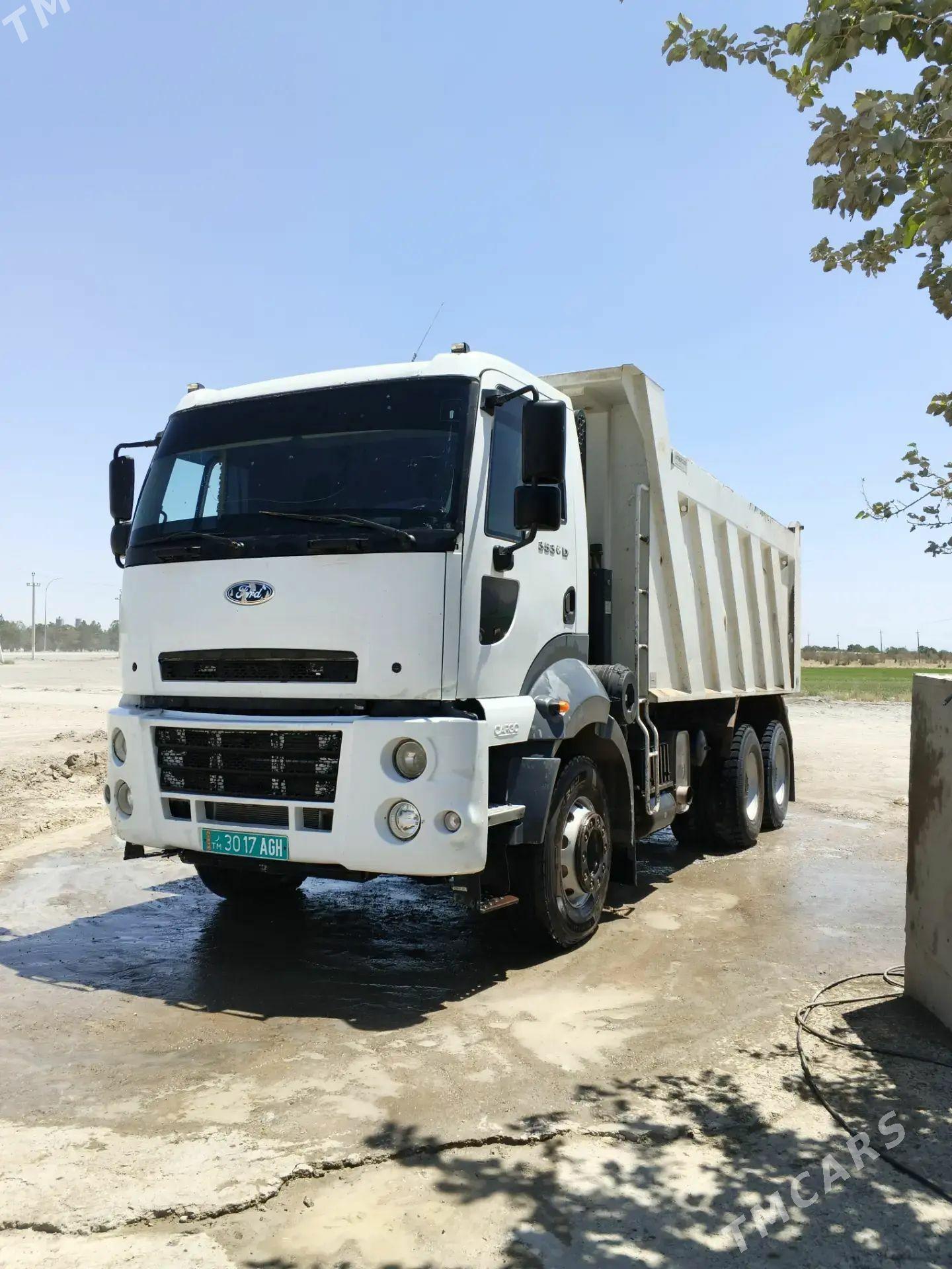 Ford Cargo 3535D 2015 - 700 000 TMT - Aşgabat - img 1