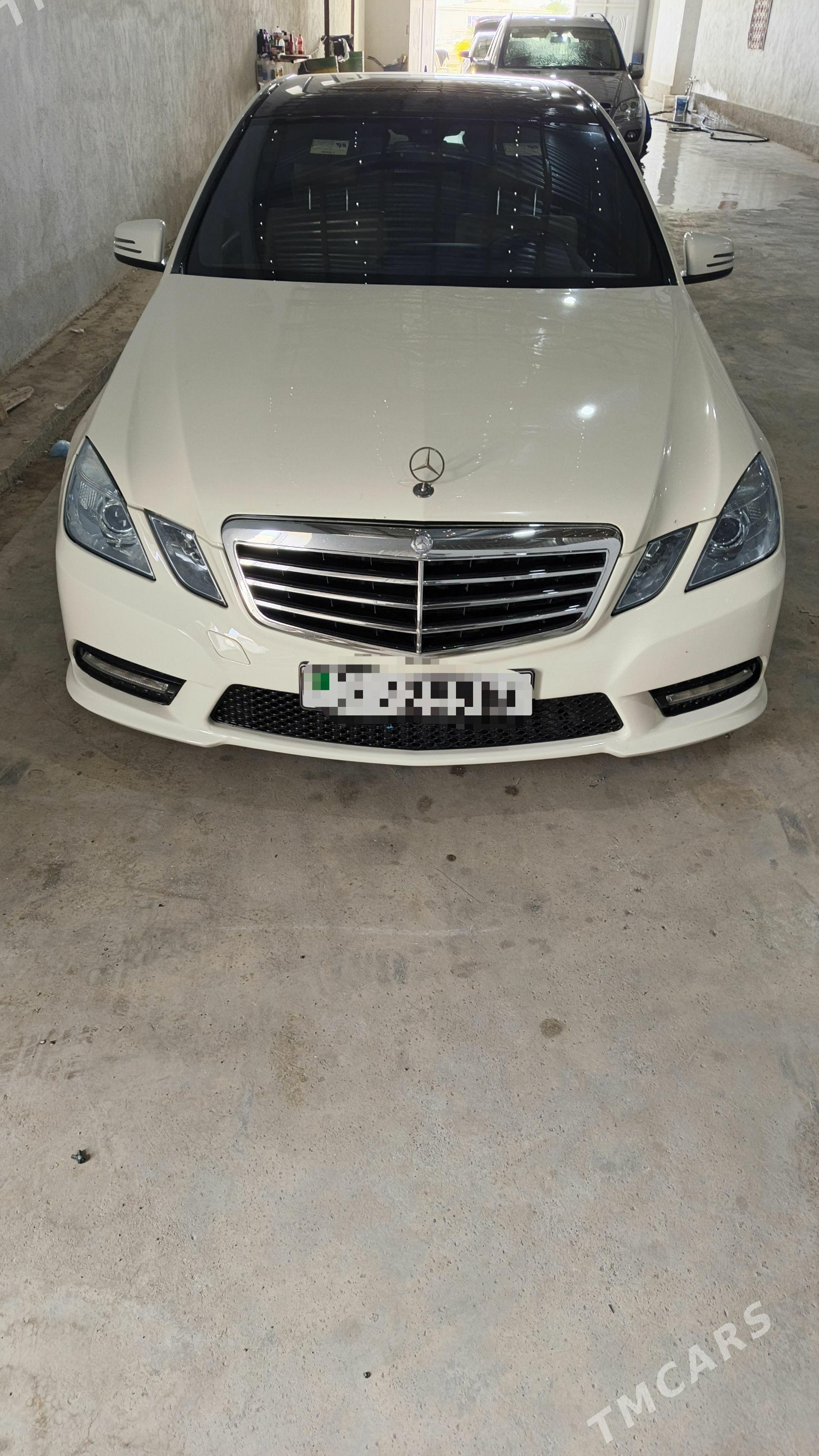 Mercedes-Benz E350 2010 - 320 000 TMT - Gyzylarbat - img 1
