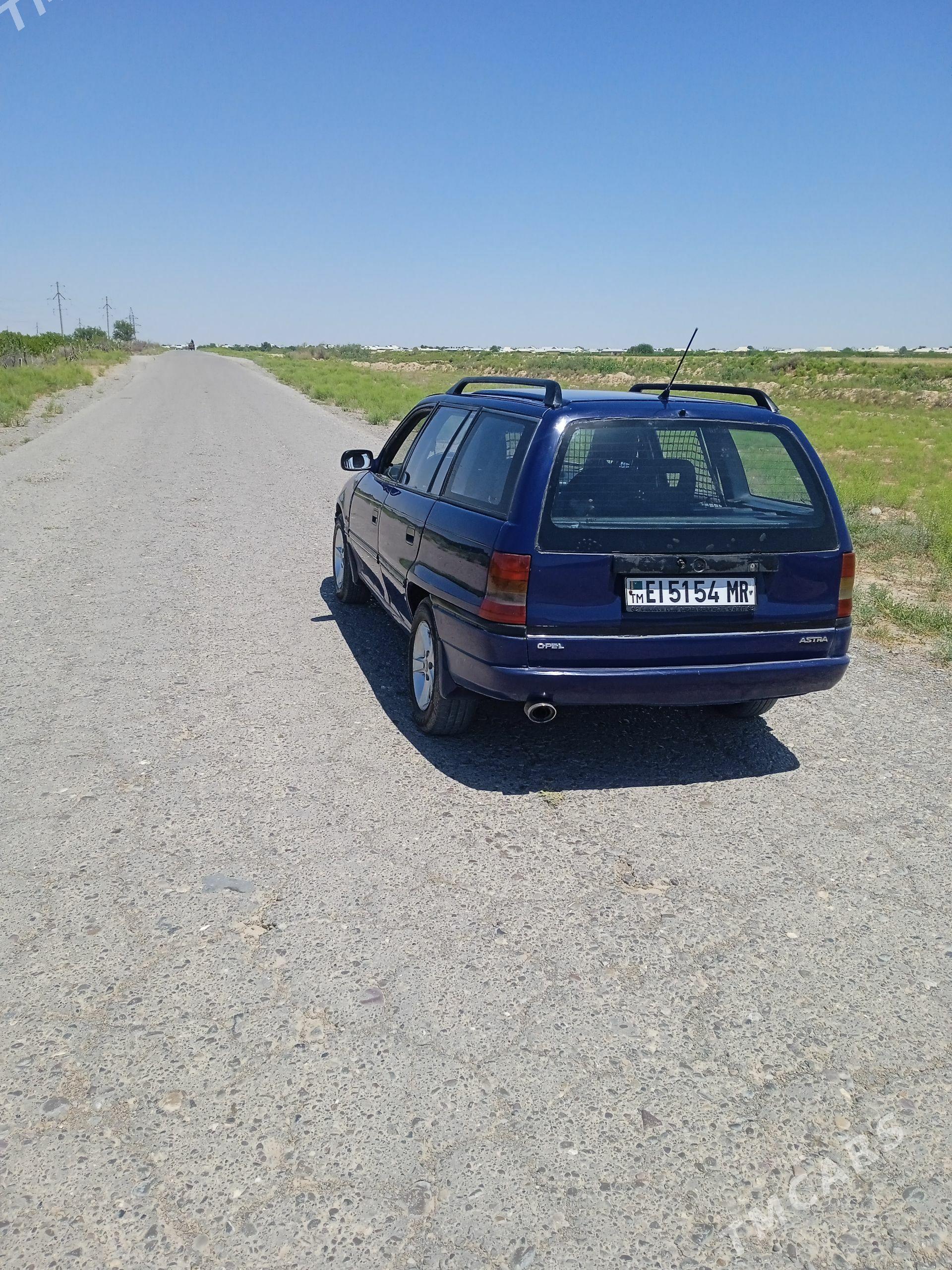 Opel Astra 1993 - 37 000 TMT - Сакарчага - img 1