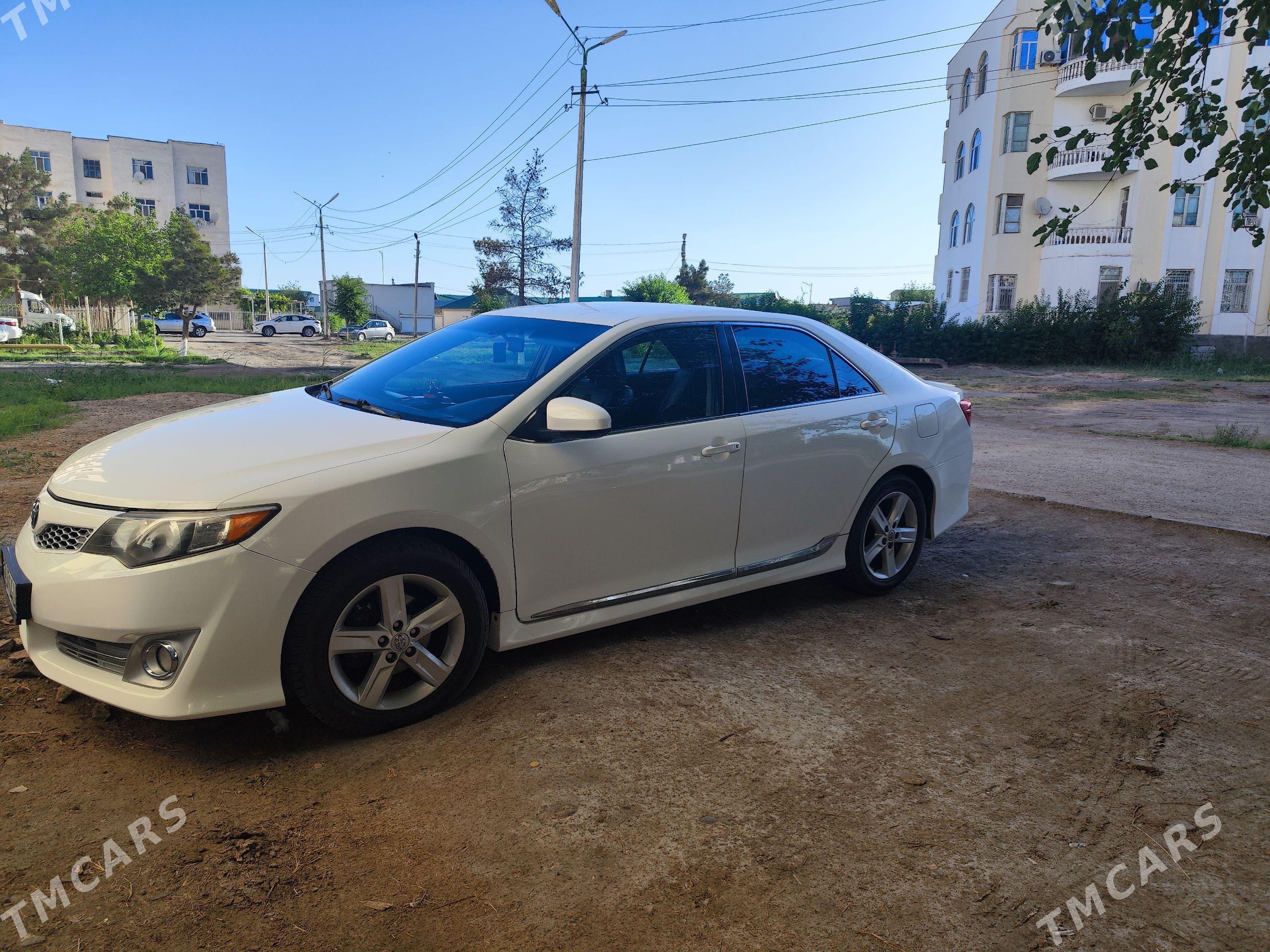 Toyota Camry 2013 - 255 000 TMT - Туркменабат - img 1