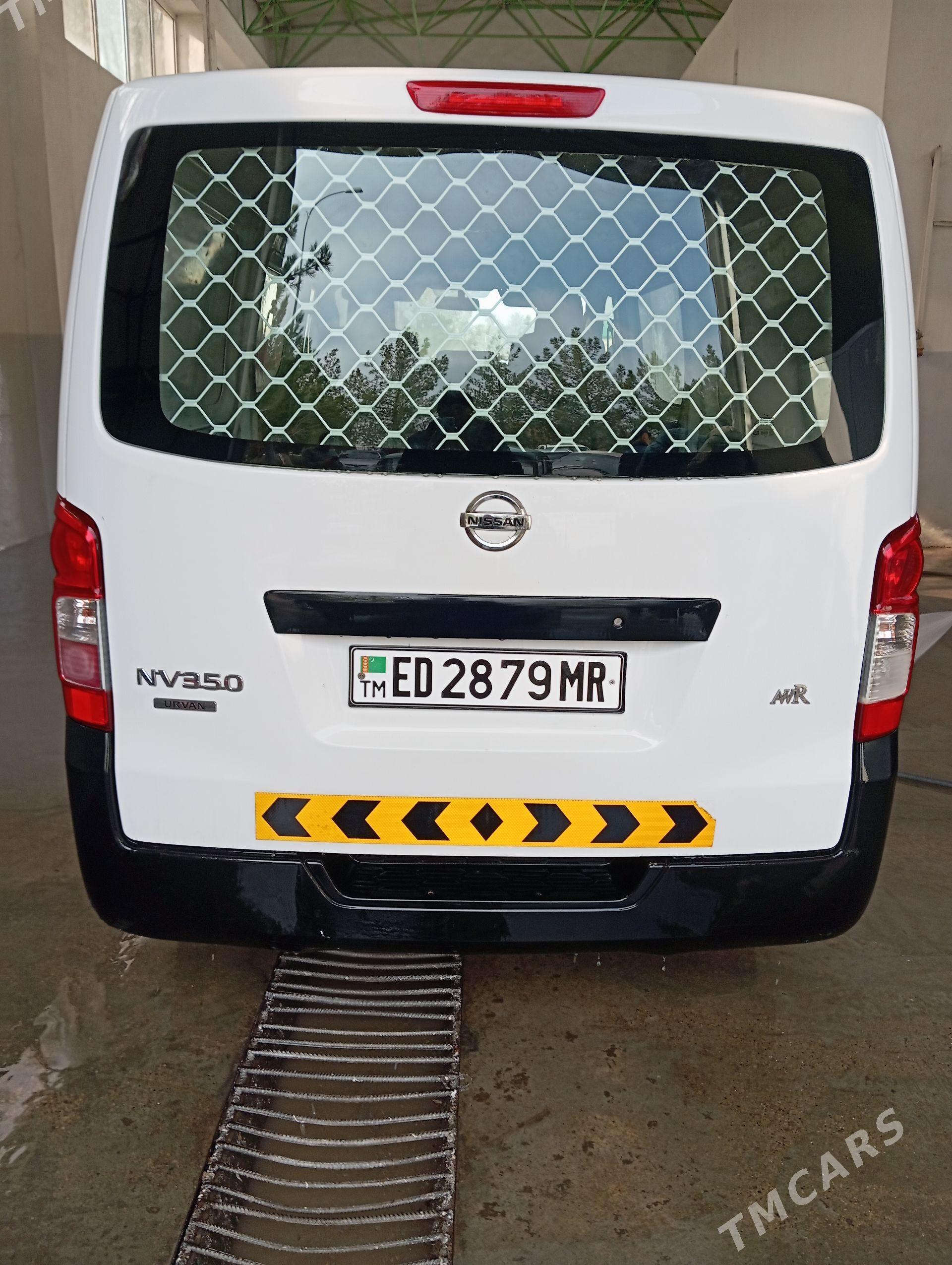 Nissan Urvan 2019 - 325 000 TMT - Mary - img 1