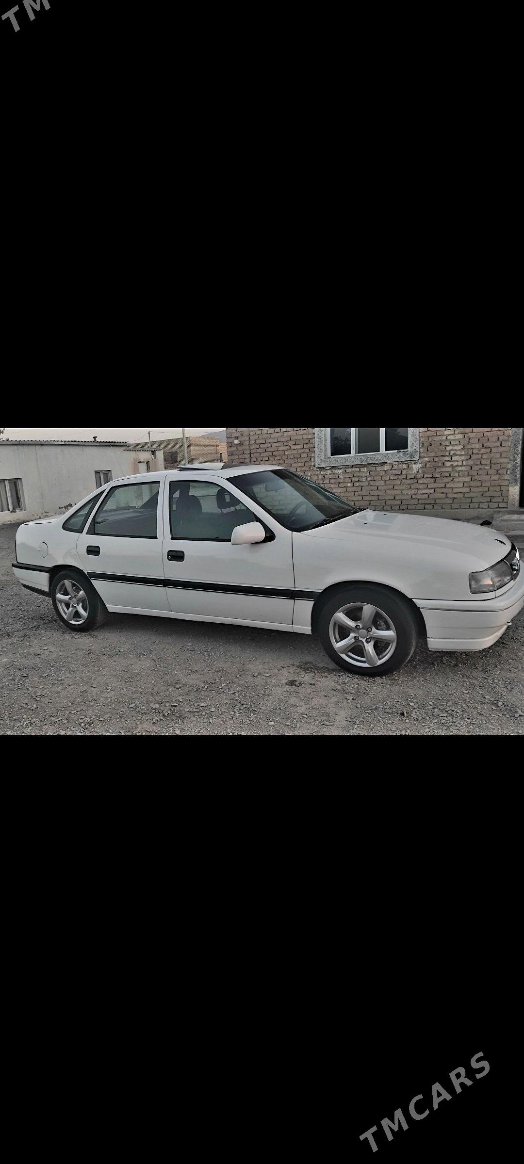 Opel Vectra 1992 - 46 000 TMT - Бахарден - img 1