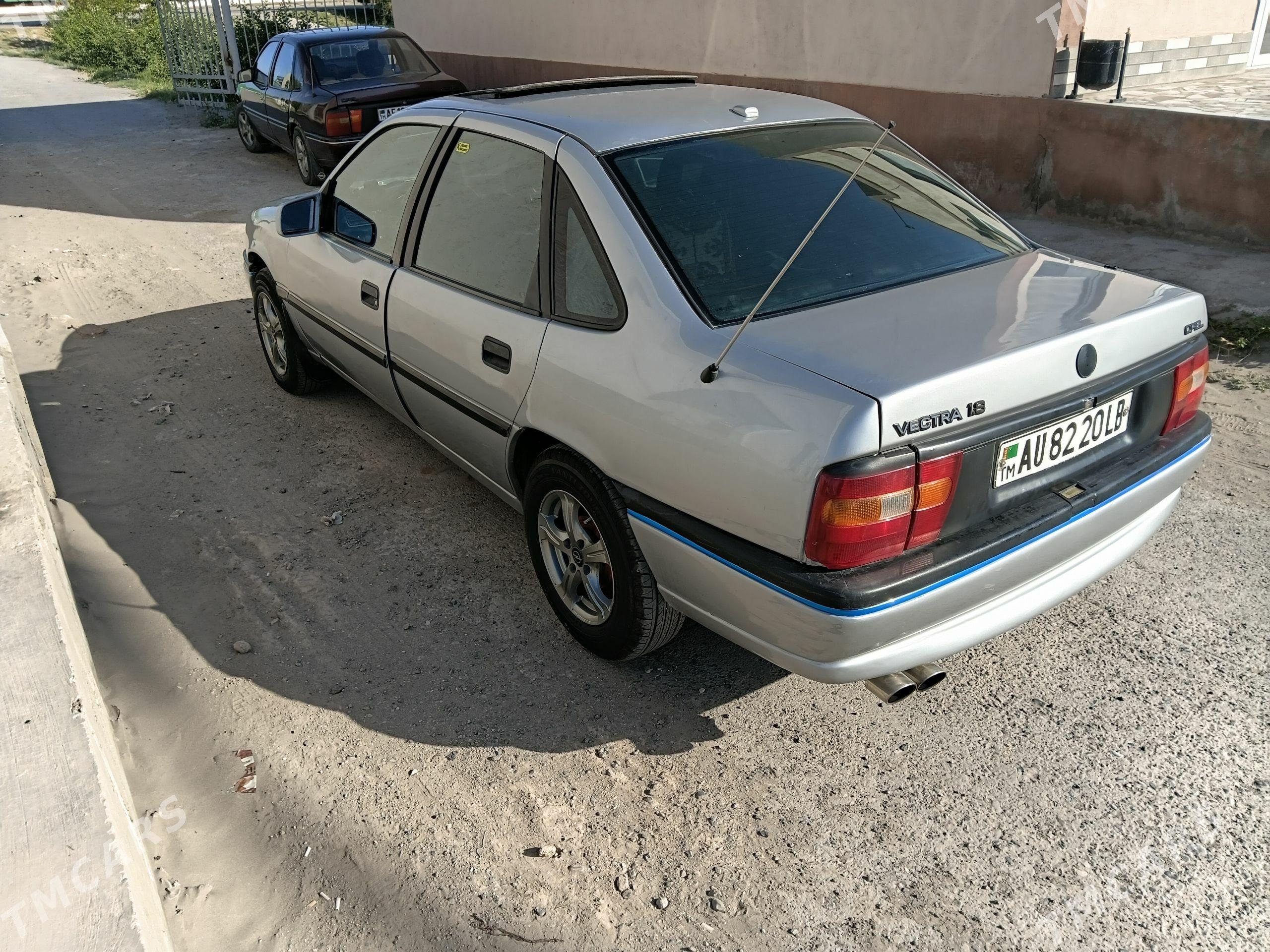Opel Vectra 1994 - 50 000 TMT - Фарап - img 1