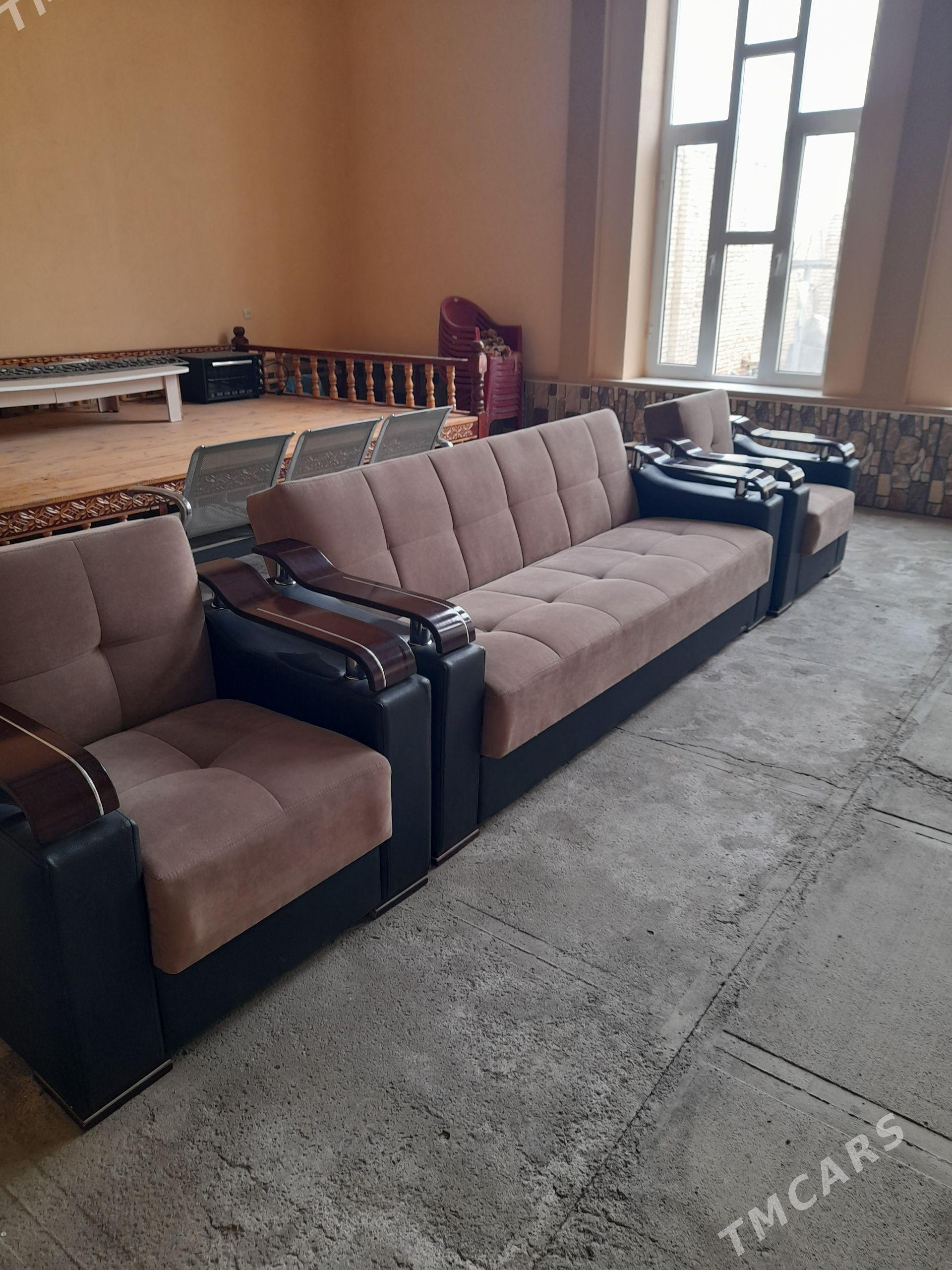 Diwan tùrkùñki Starline - Туркменабат - img 1