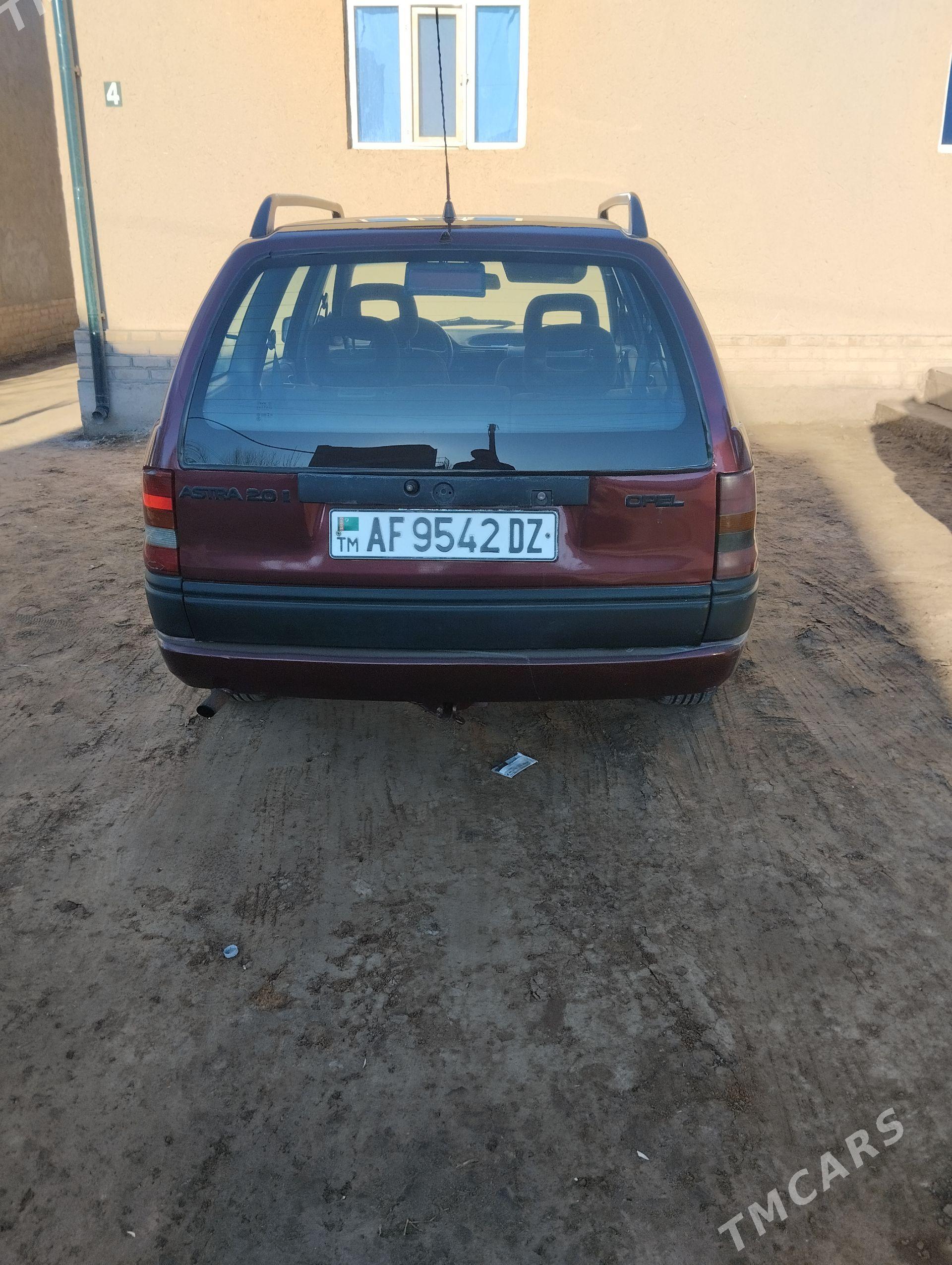 Opel Astra 1993 - 50 000 TMT - Губадаг - img 1