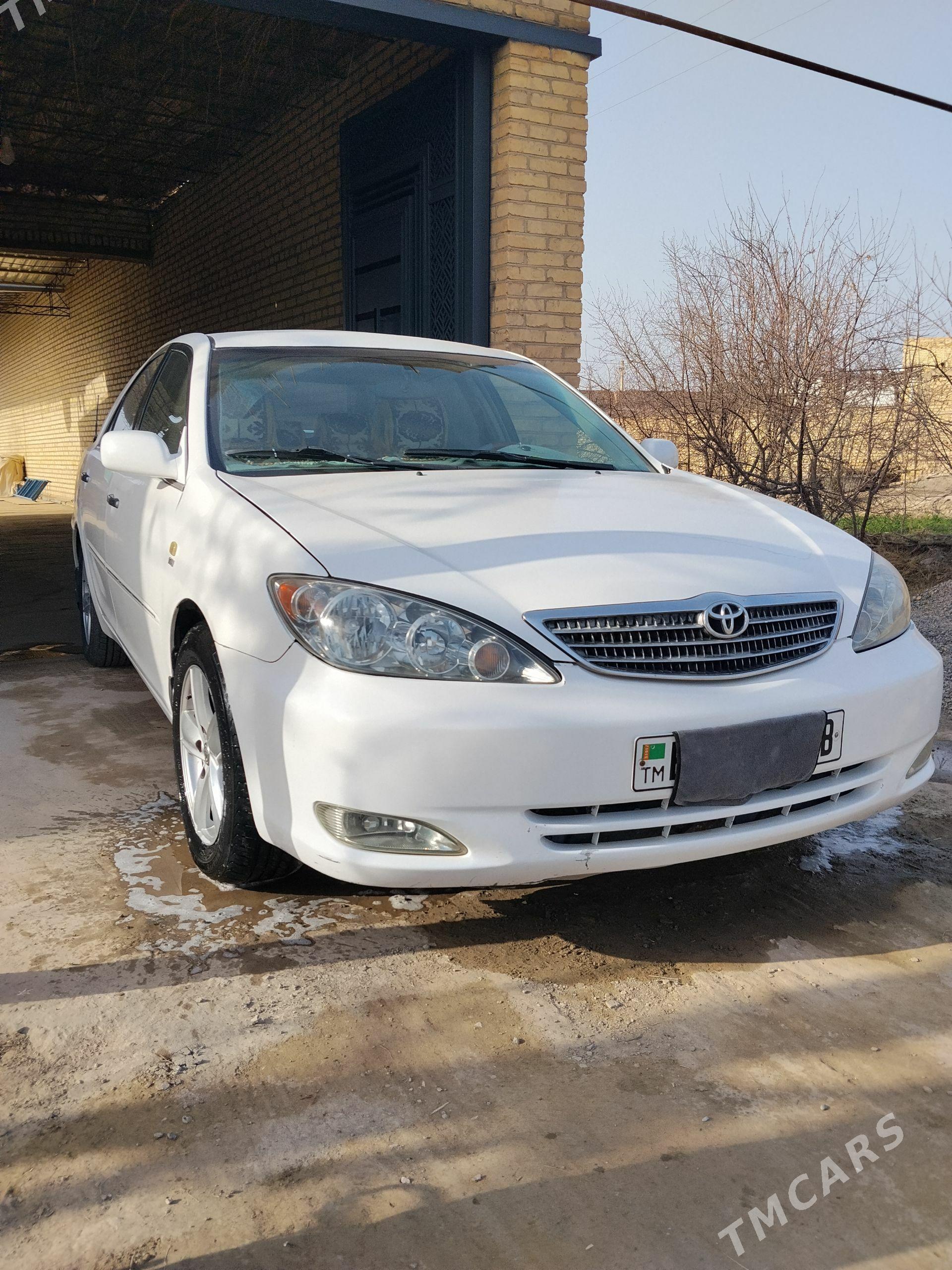 Toyota Camry 2004 - 170 000 TMT - Саят - img 1