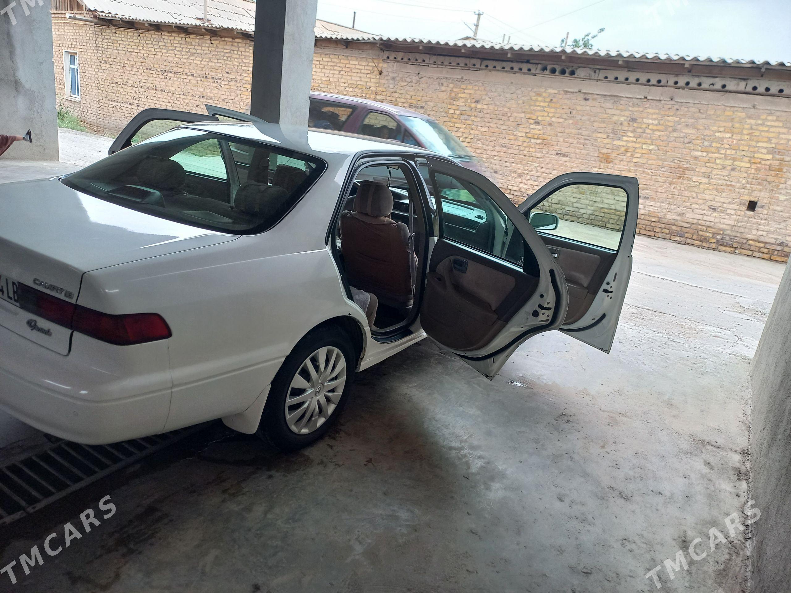 Toyota Camry 1998 - 135 000 TMT - Керки - img 1