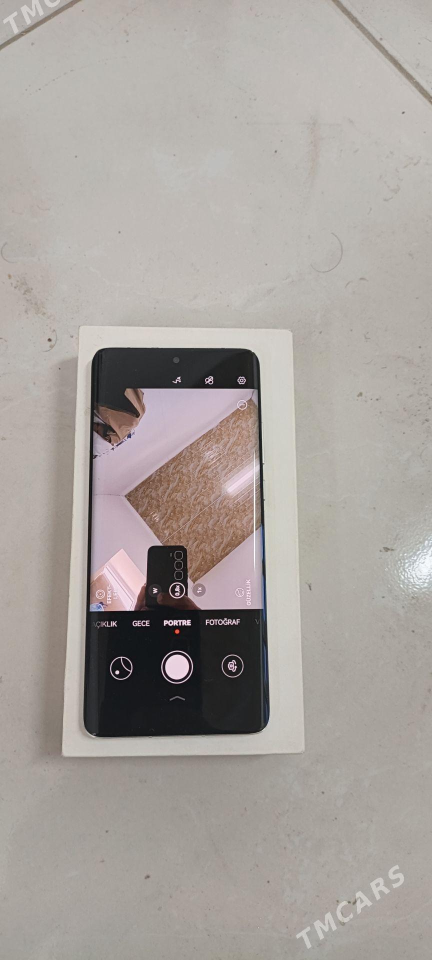 Huawei P50 pro - Mary - img 1