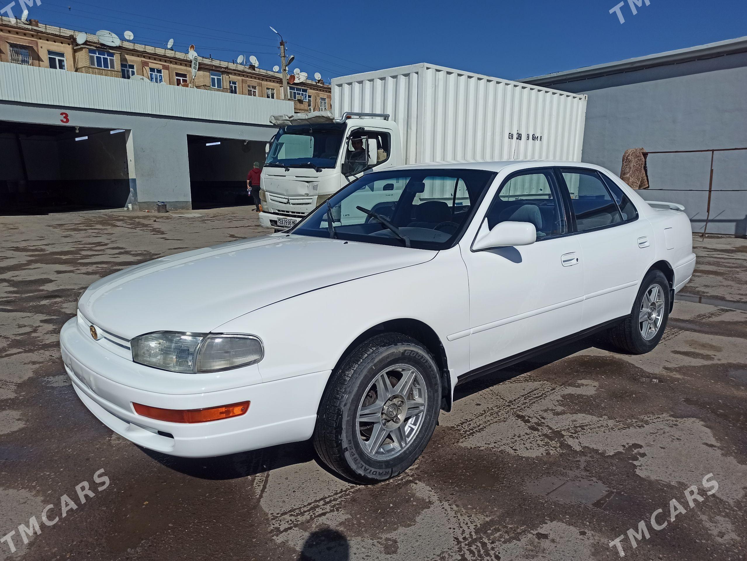 Toyota Camry 1993 - 130 000 TMT - Sakarçäge - img 1