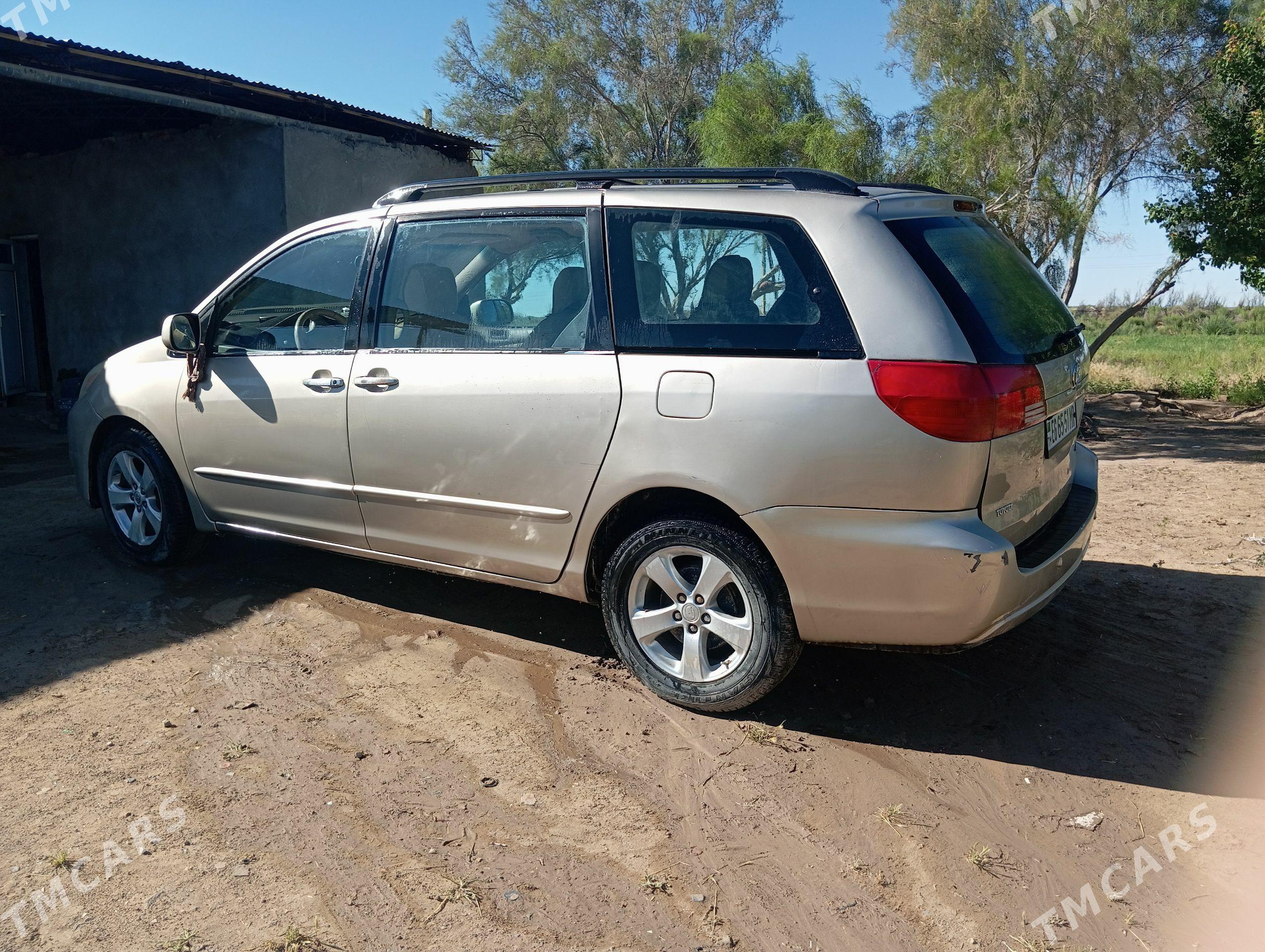 Toyota Sienna 2004 - 240 000 TMT - Туркменгала - img 1