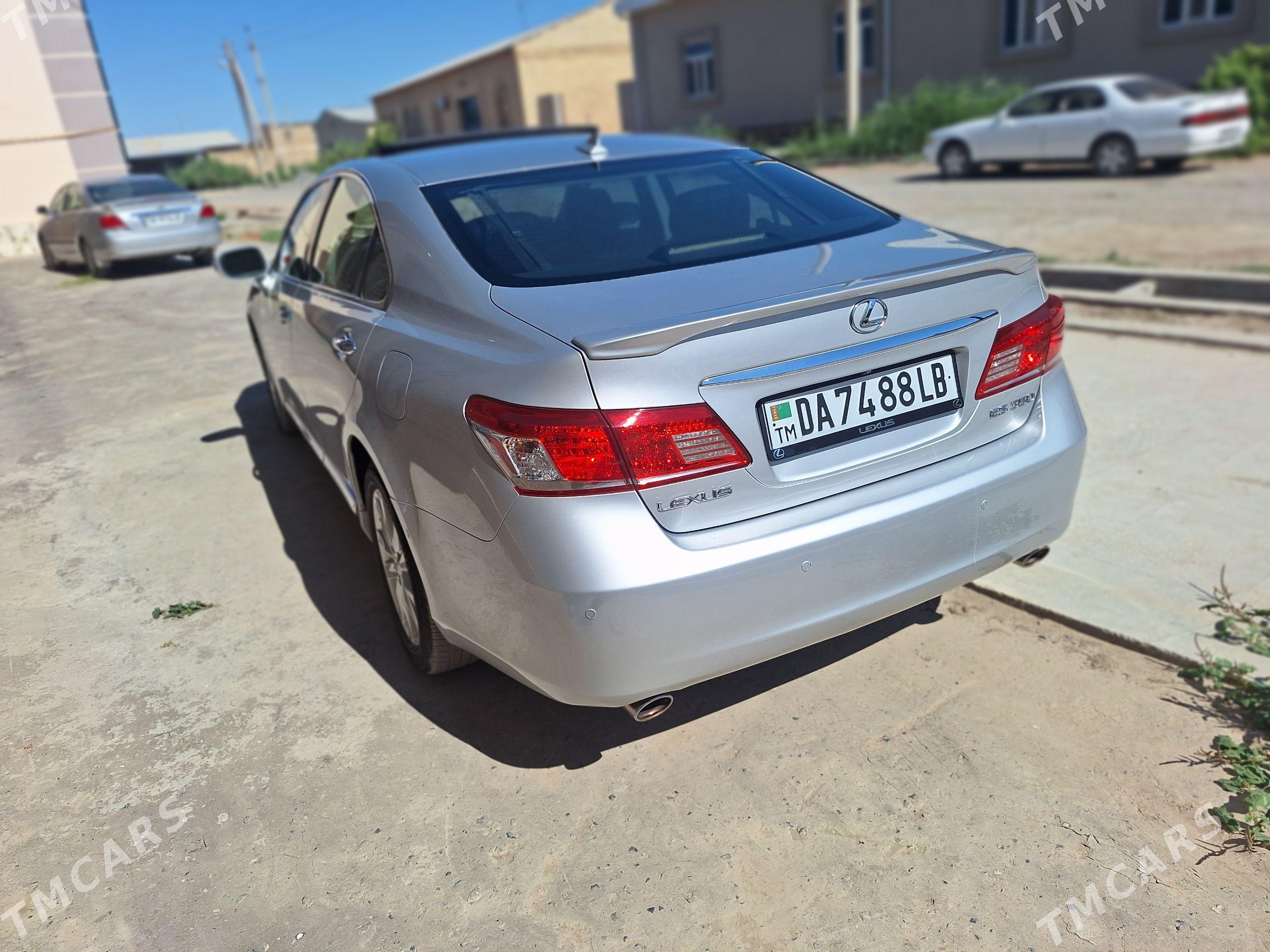 Lexus ES 350 2011 - 335 000 TMT - Дянев - img 1